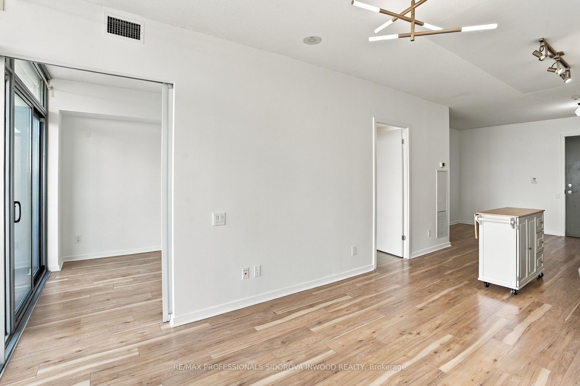 Photo 12 of Unit 404, 105 The Queensway Avenue, Toronto, High Park-Swansea — HOMEH