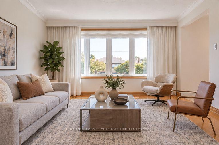 Photo 5 of 28 Charrington Crescent, North York, Glenfield-Jane Heights — HOMEH