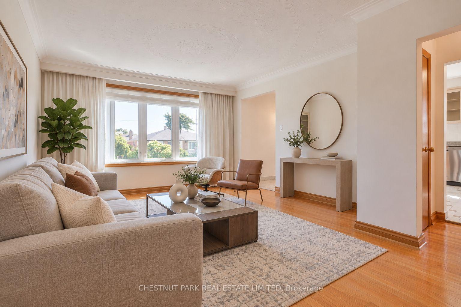 Photo 6 of 28 Charrington Crescent, North York, Glenfield-Jane Heights — HOMEH