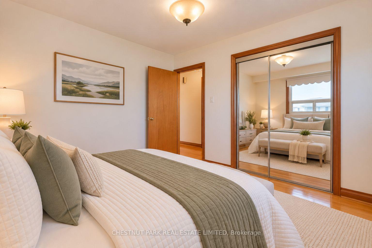Photo 16 of 28 Charrington Crescent, North York, Glenfield-Jane Heights — HOMEH