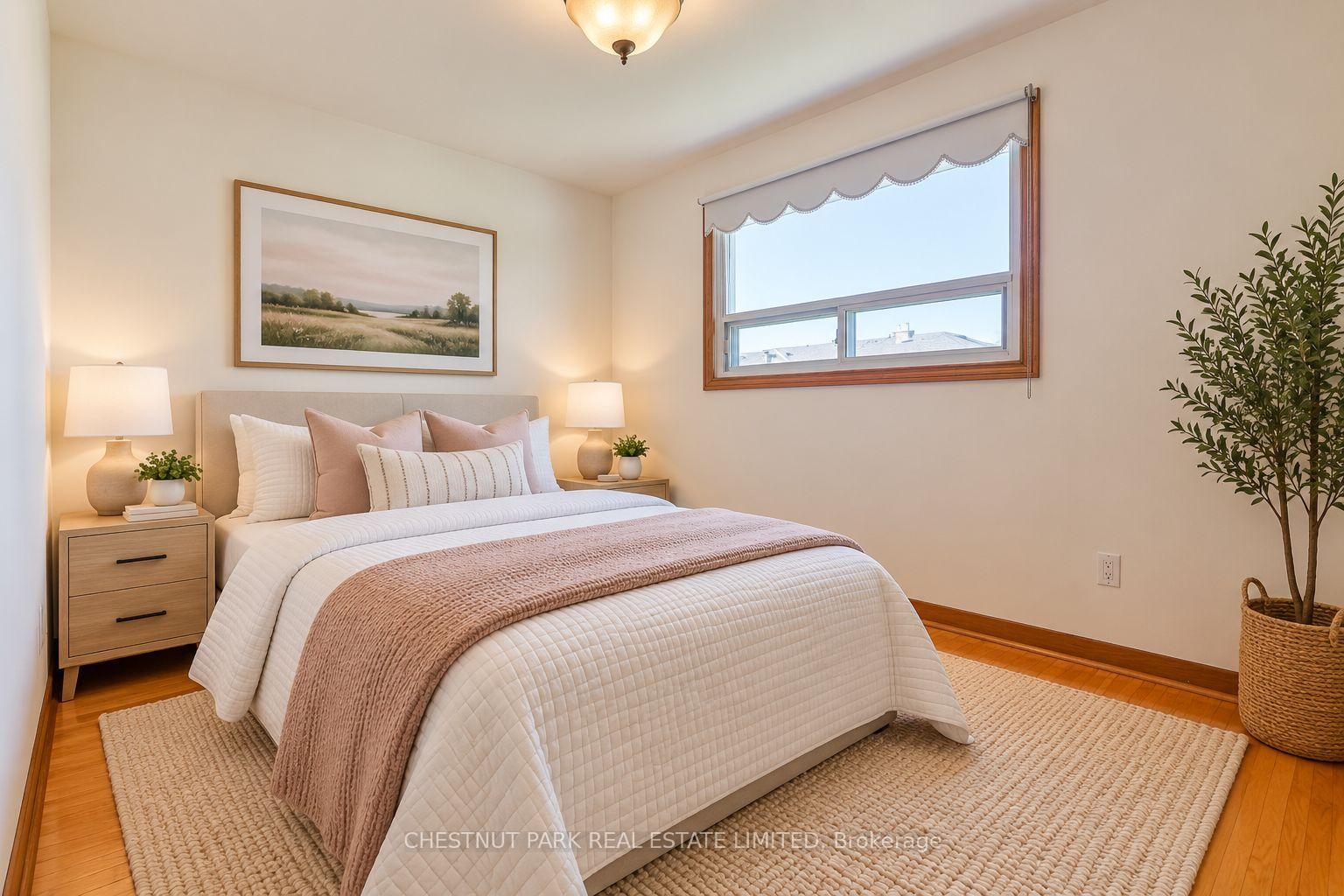 Photo 17 of 28 Charrington Crescent, North York, Glenfield-Jane Heights — HOMEH