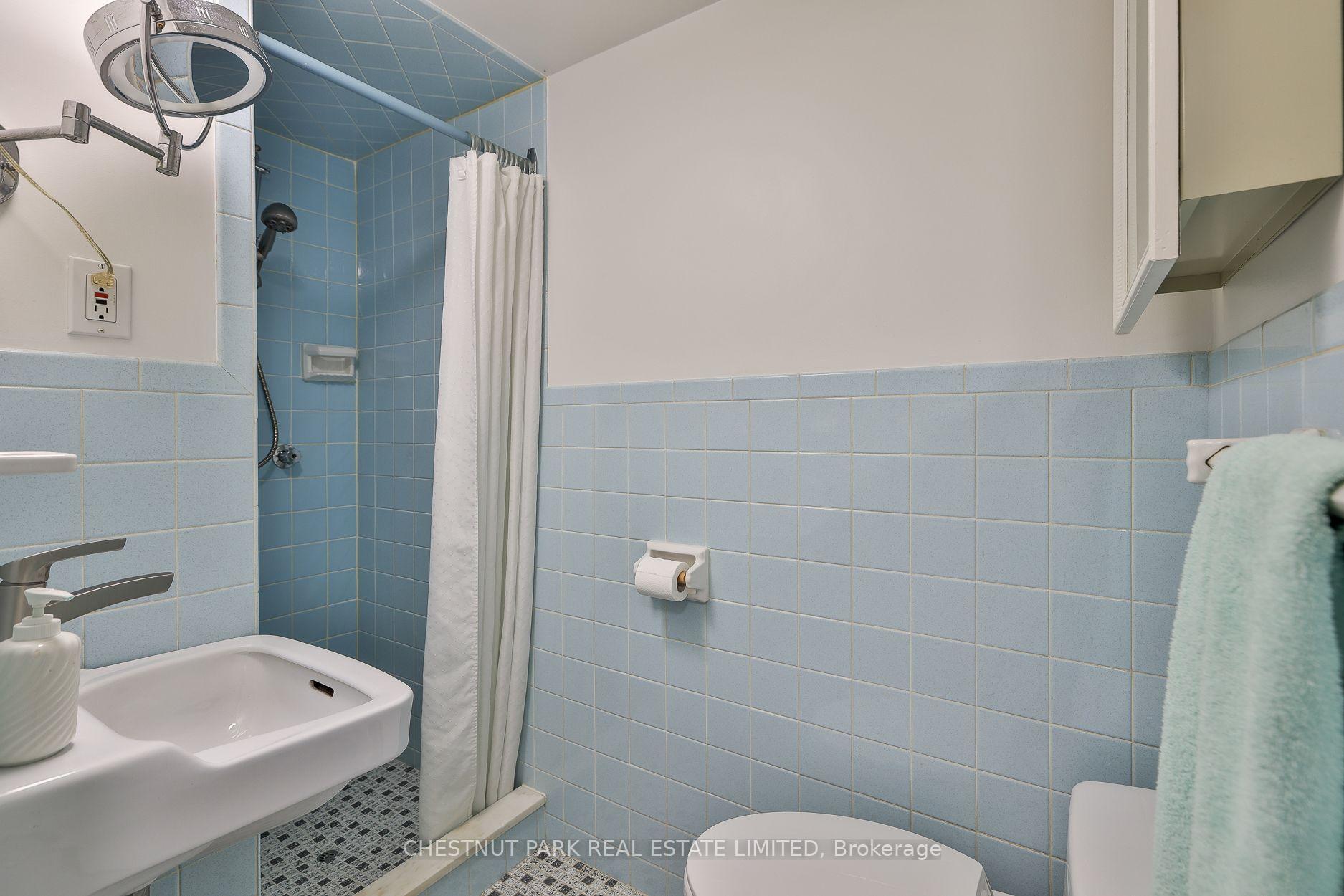 Photo 24 of 28 Charrington Crescent, North York, Glenfield-Jane Heights — HOMEH