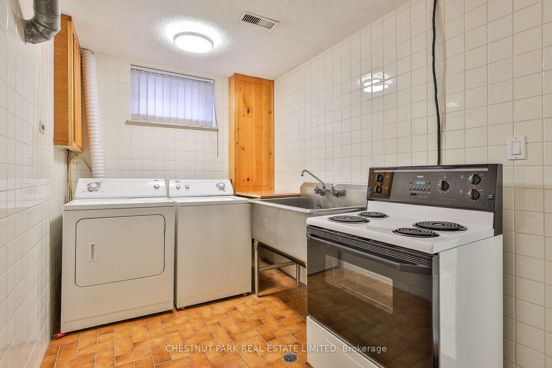 Photo 25 of 28 Charrington Crescent, North York, Glenfield-Jane Heights — HOMEH