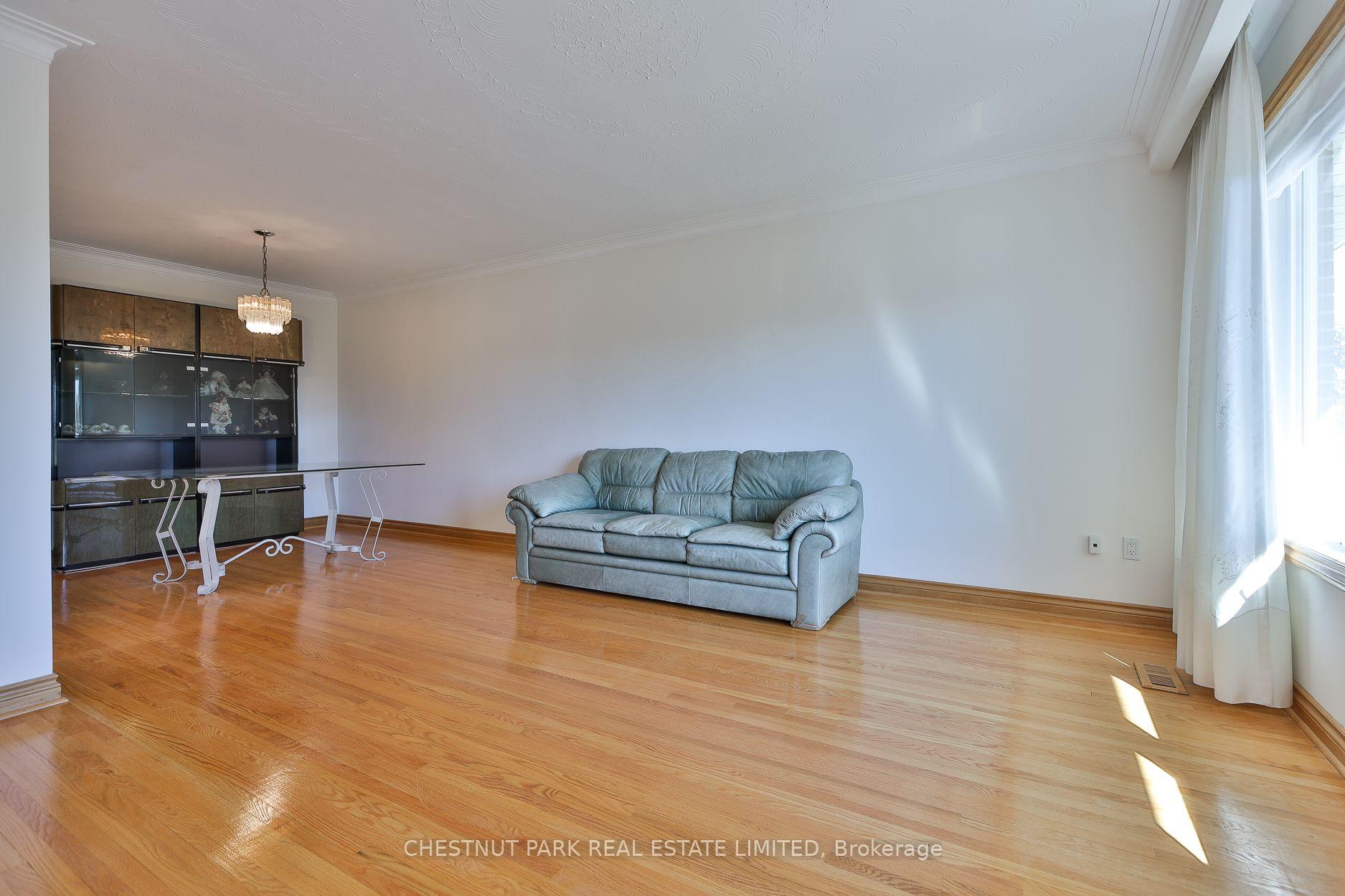 Photo 26 of 28 Charrington Crescent, North York, Glenfield-Jane Heights — HOMEH
