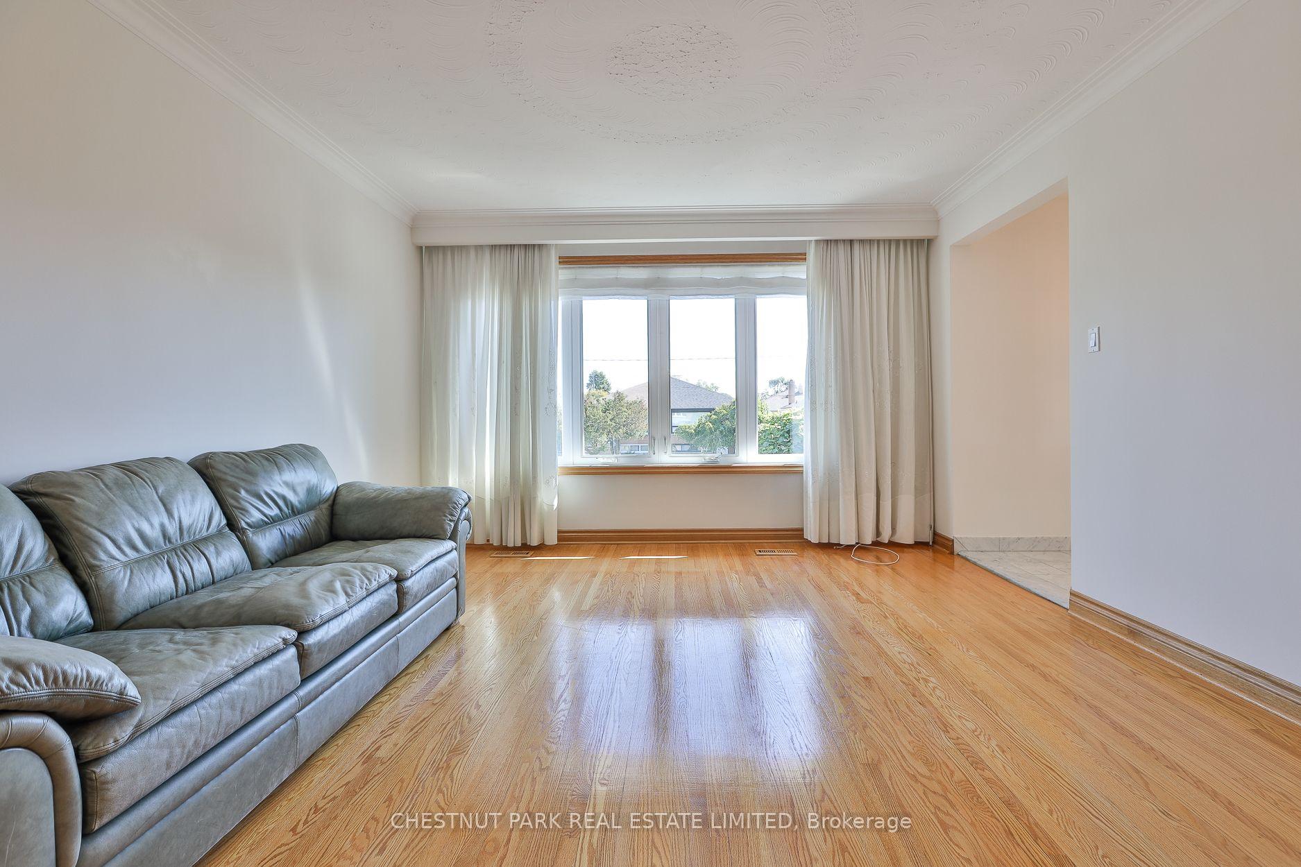 Photo 27 of 28 Charrington Crescent, North York, Glenfield-Jane Heights — HOMEH