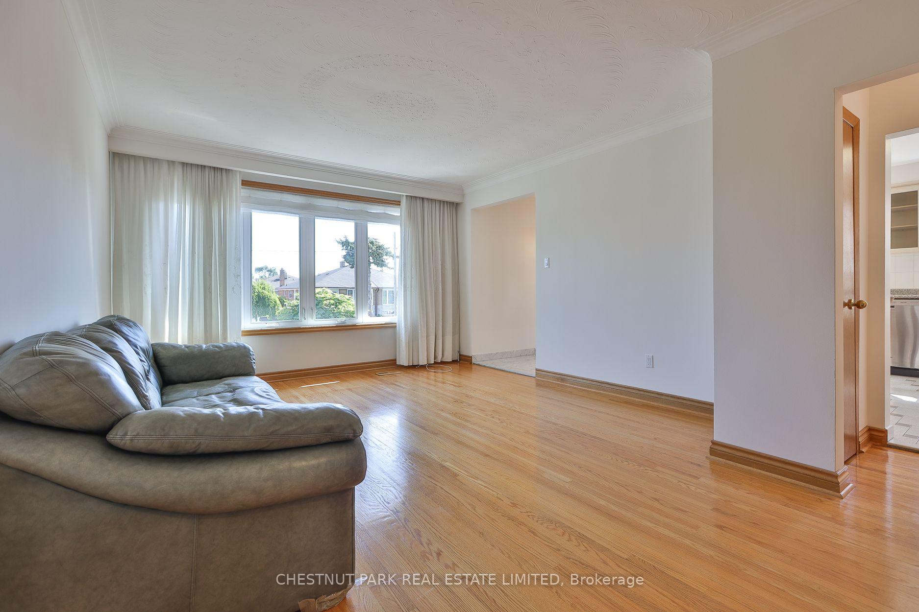 Photo 28 of 28 Charrington Crescent, North York, Glenfield-Jane Heights — HOMEH