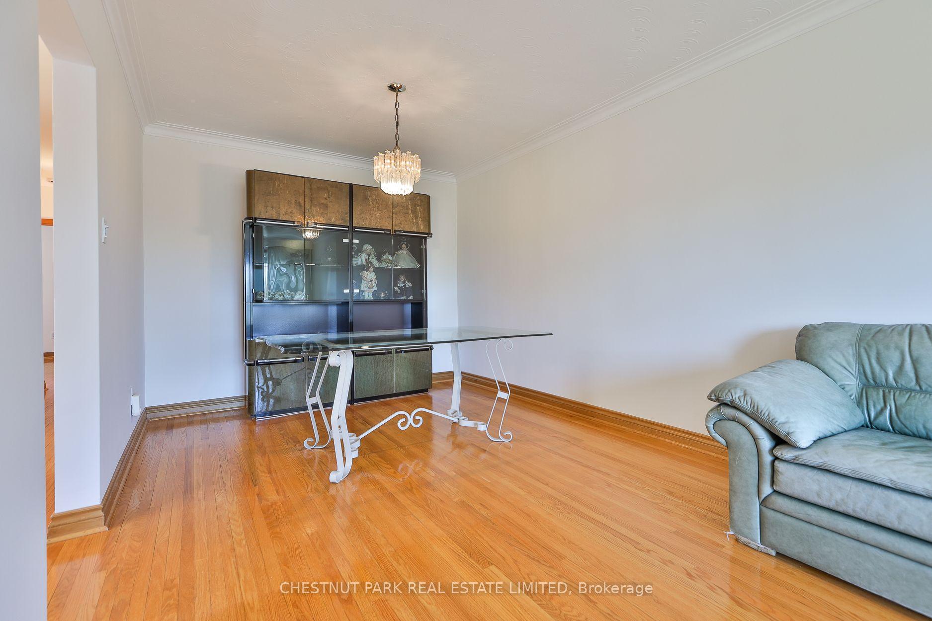 Photo 29 of 28 Charrington Crescent, North York, Glenfield-Jane Heights — HOMEH