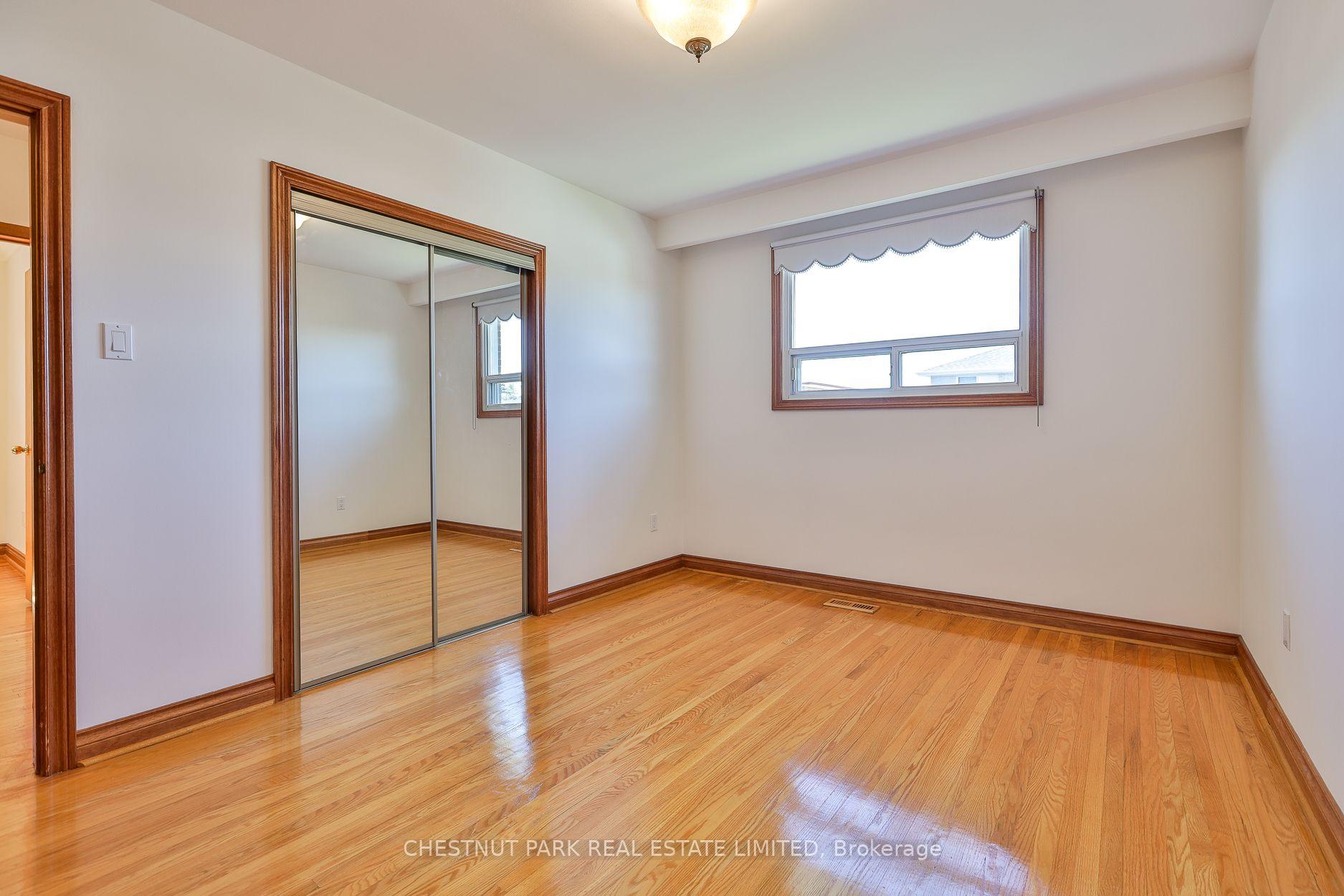 Photo 32 of 28 Charrington Crescent, North York, Glenfield-Jane Heights — HOMEH