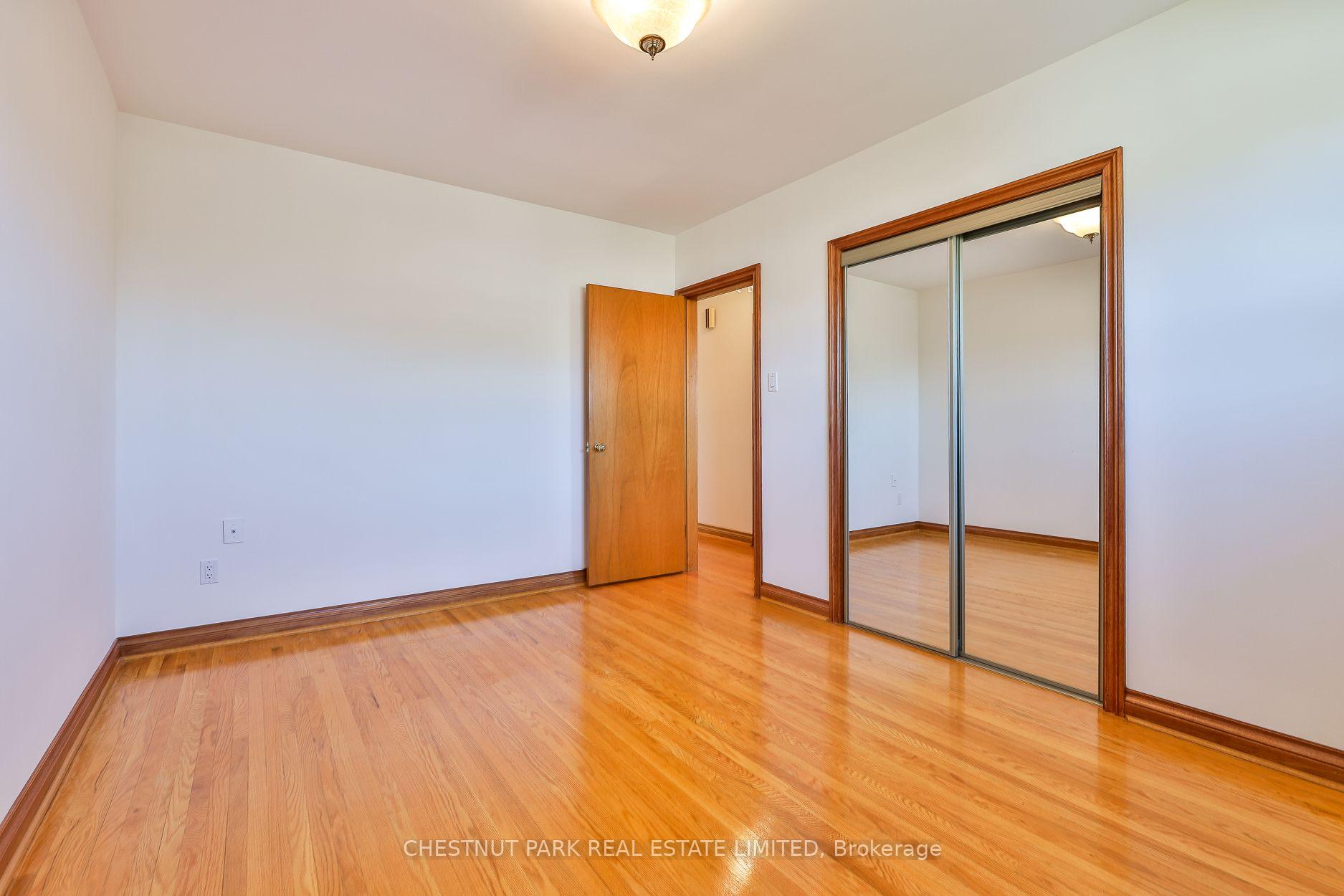 Photo 33 of 28 Charrington Crescent, North York, Glenfield-Jane Heights — HOMEH