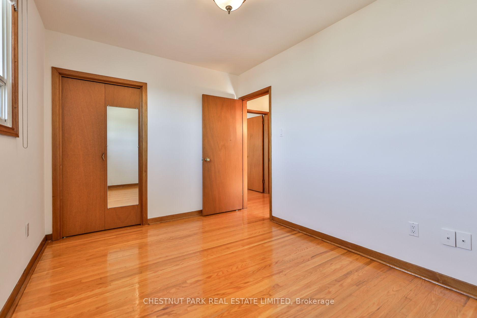 Photo 35 of 28 Charrington Crescent, North York, Glenfield-Jane Heights — HOMEH