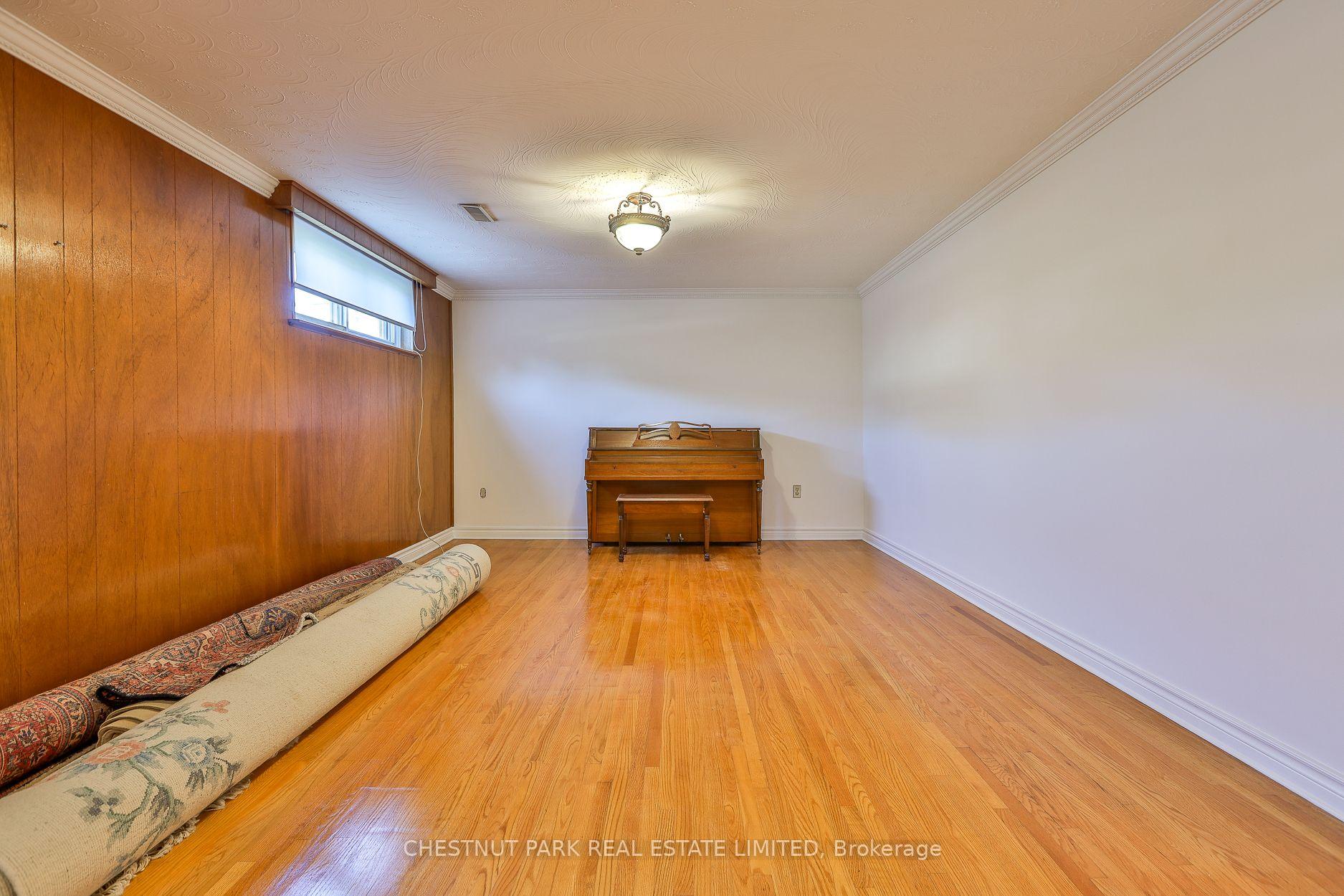 Photo 39 of 28 Charrington Crescent, North York, Glenfield-Jane Heights — HOMEH