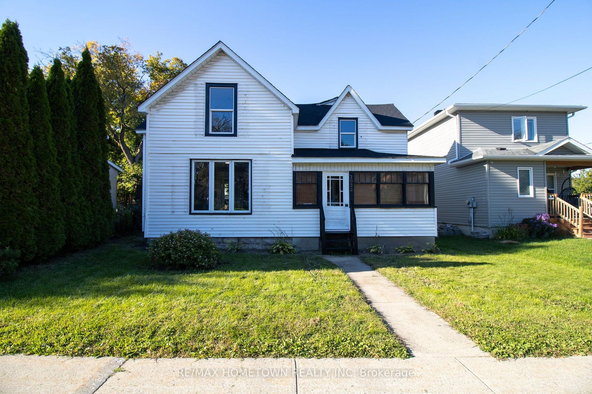Photo 1 of 2022 Dundas Street N, Edwardsburgh/Cardinal, Town of Cardinal — HOMEH