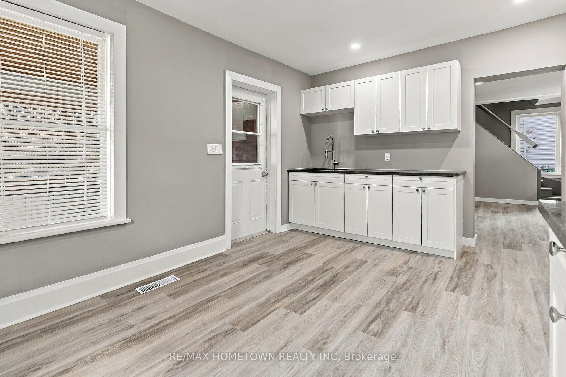 Photo 5 of 2022 Dundas Street N, Edwardsburgh/Cardinal, Town of Cardinal — HOMEH