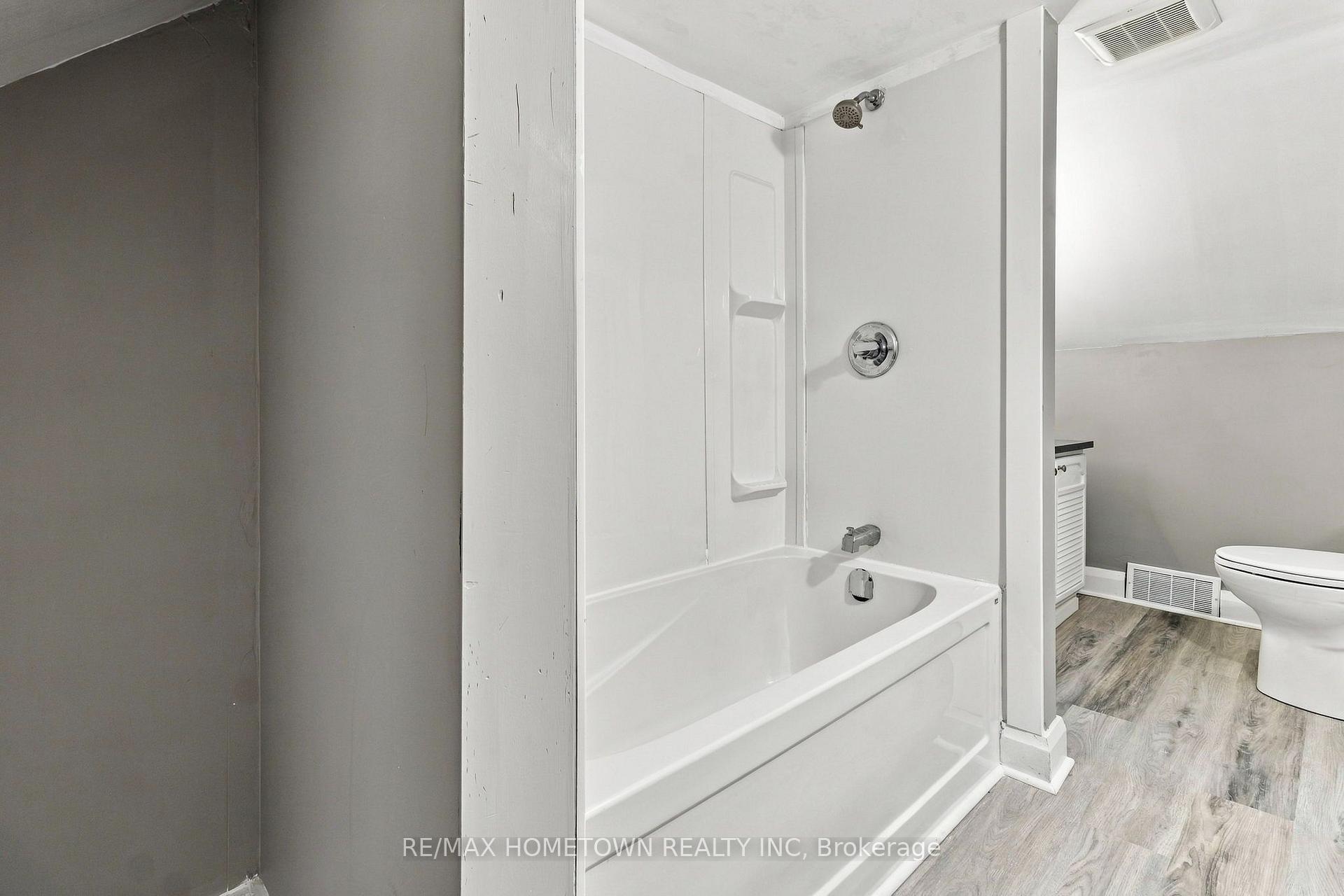 Photo 21 of 2022 Dundas Street N, Edwardsburgh/Cardinal, Town of Cardinal — HOMEH