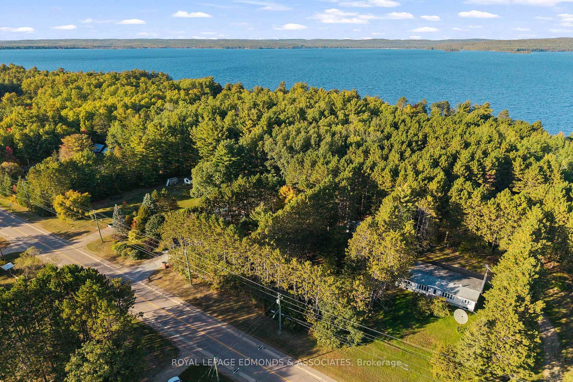 Photo of 2740 Round Lake Road