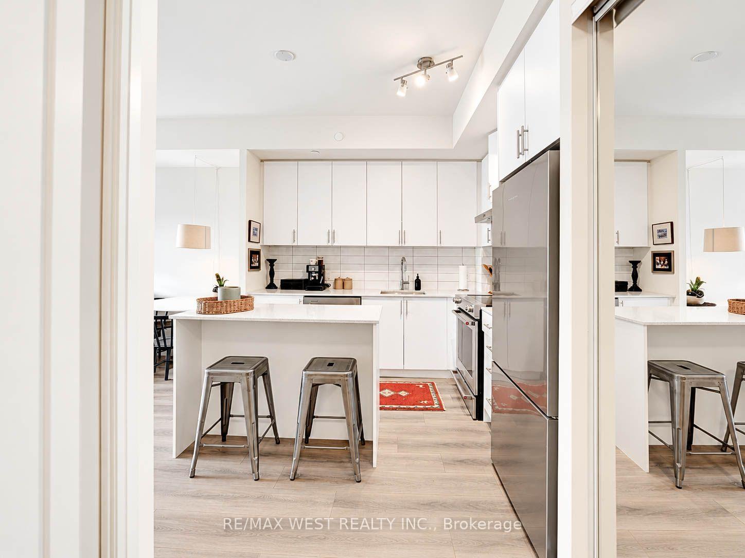 Photo 10 of Unit 1019, 9000 Jane Street, Vaughan, Vellore Village — HOMEH