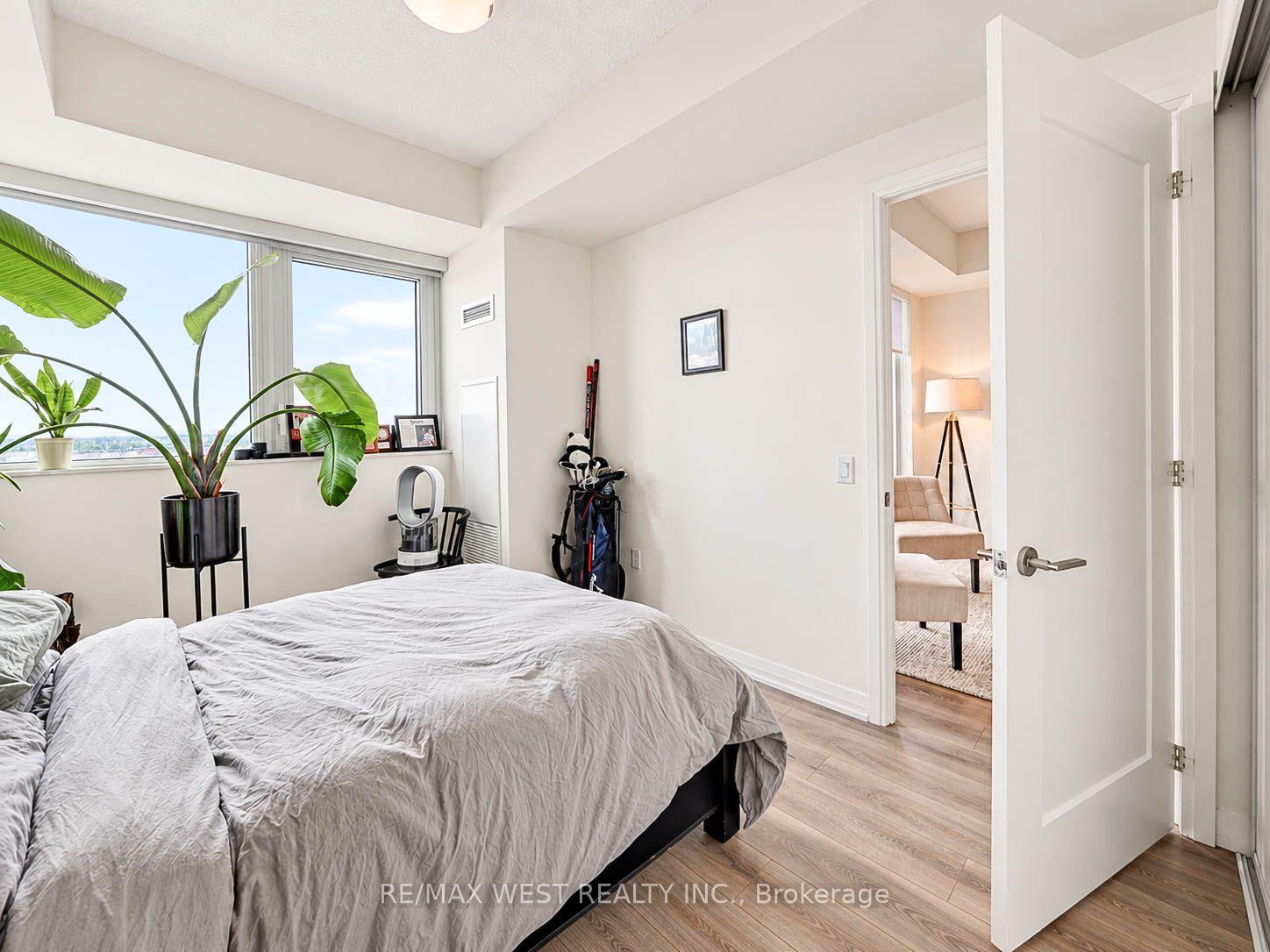 Photo 16 of Unit 1019, 9000 Jane Street, Vaughan, Vellore Village — HOMEH