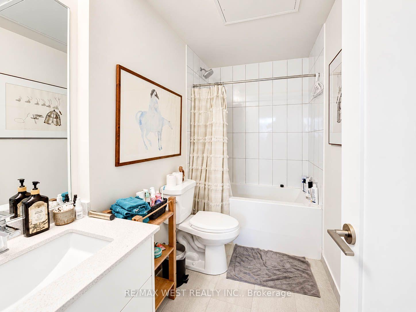 Photo 17 of Unit 1019, 9000 Jane Street, Vaughan, Vellore Village — HOMEH