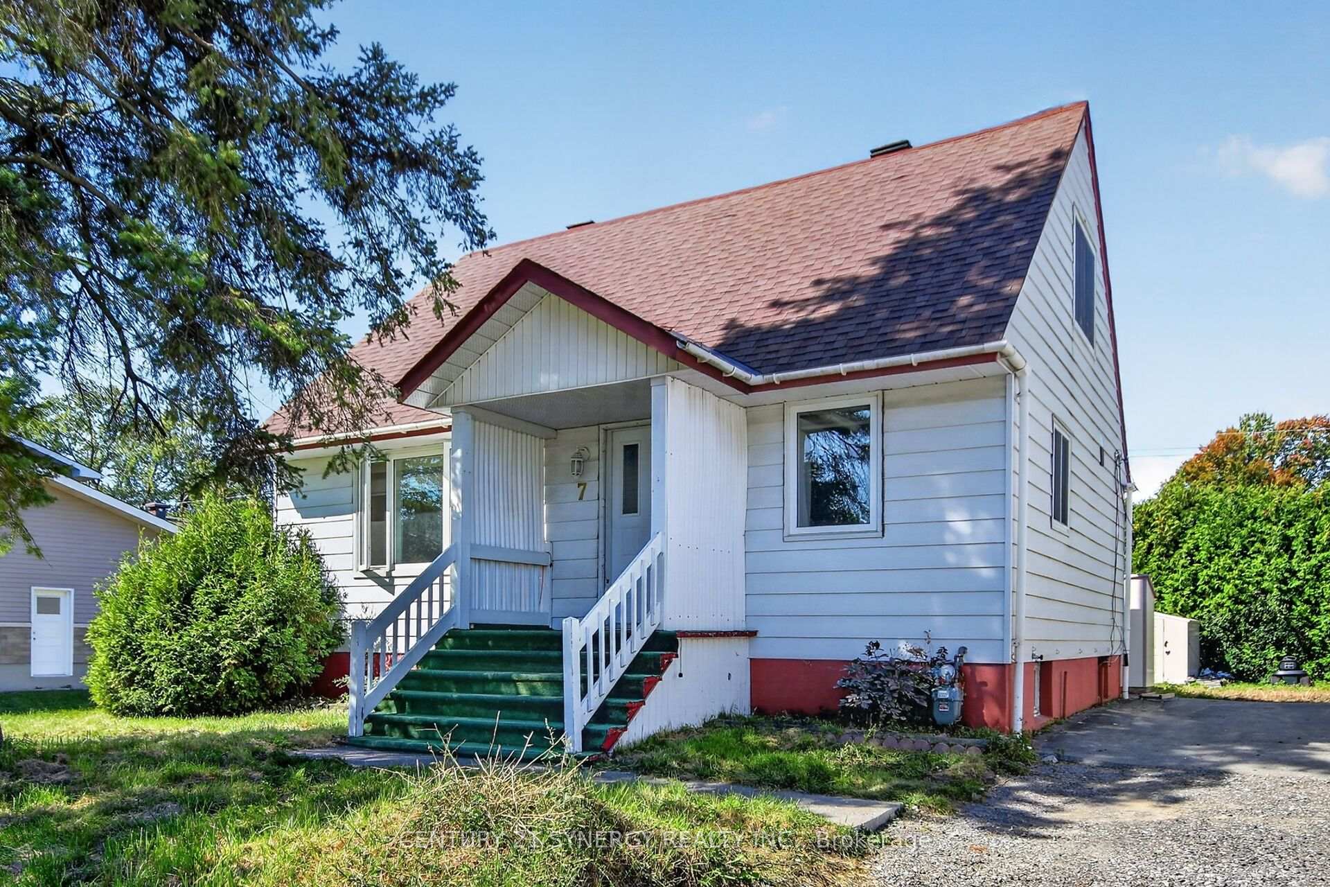 Photo 2 of 7 Norice Street, Ottawa, Meadowlands/Crestview — HOMEH