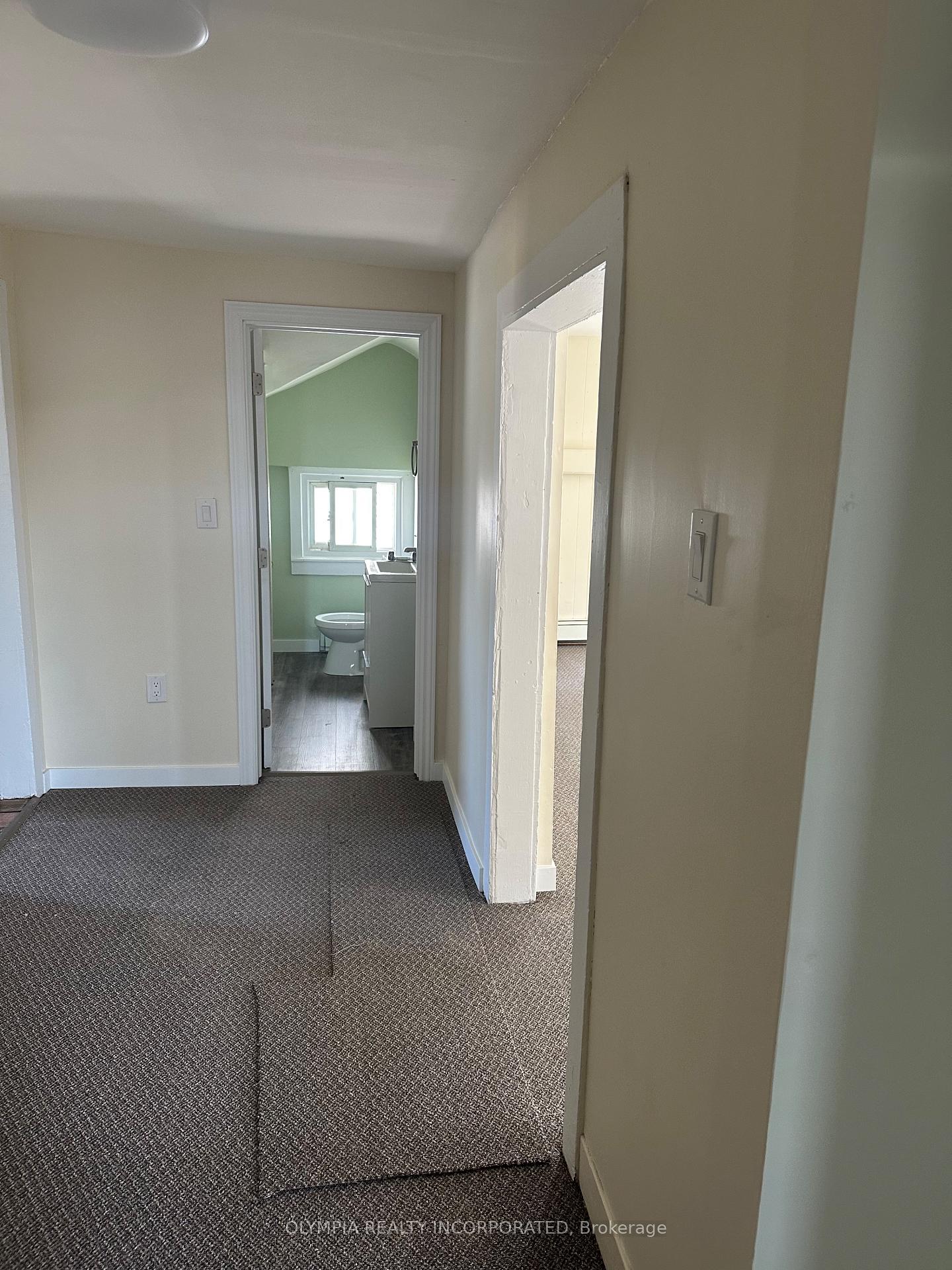 Photo 4 of Unit Unit #3, 6267 Drummond Road, Niagara Falls, Dorchester — HOMEH