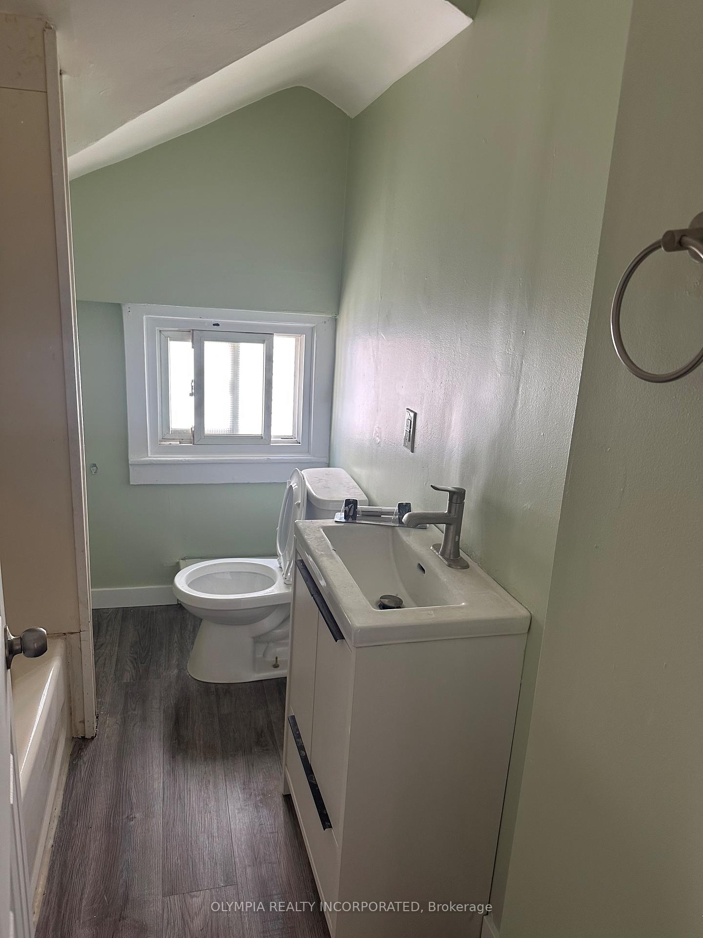 Photo 7 of Unit Unit #3, 6267 Drummond Road, Niagara Falls, Dorchester — HOMEH