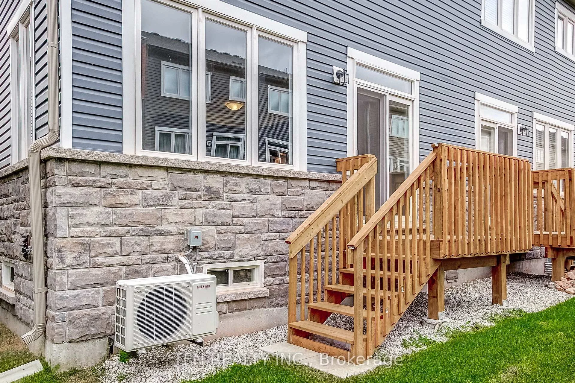 Photo 4 of 134 McGill Avenue, Erin — HOMEH
