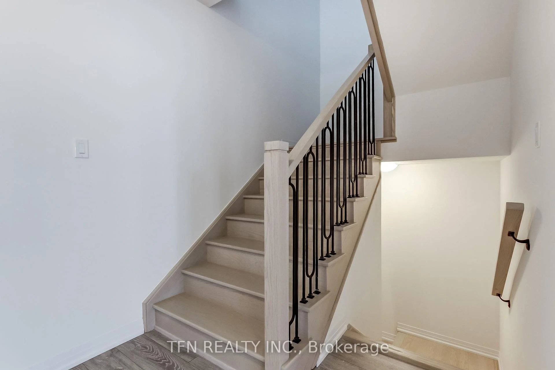 Photo 35 of 134 McGill Avenue, Erin — HOMEH