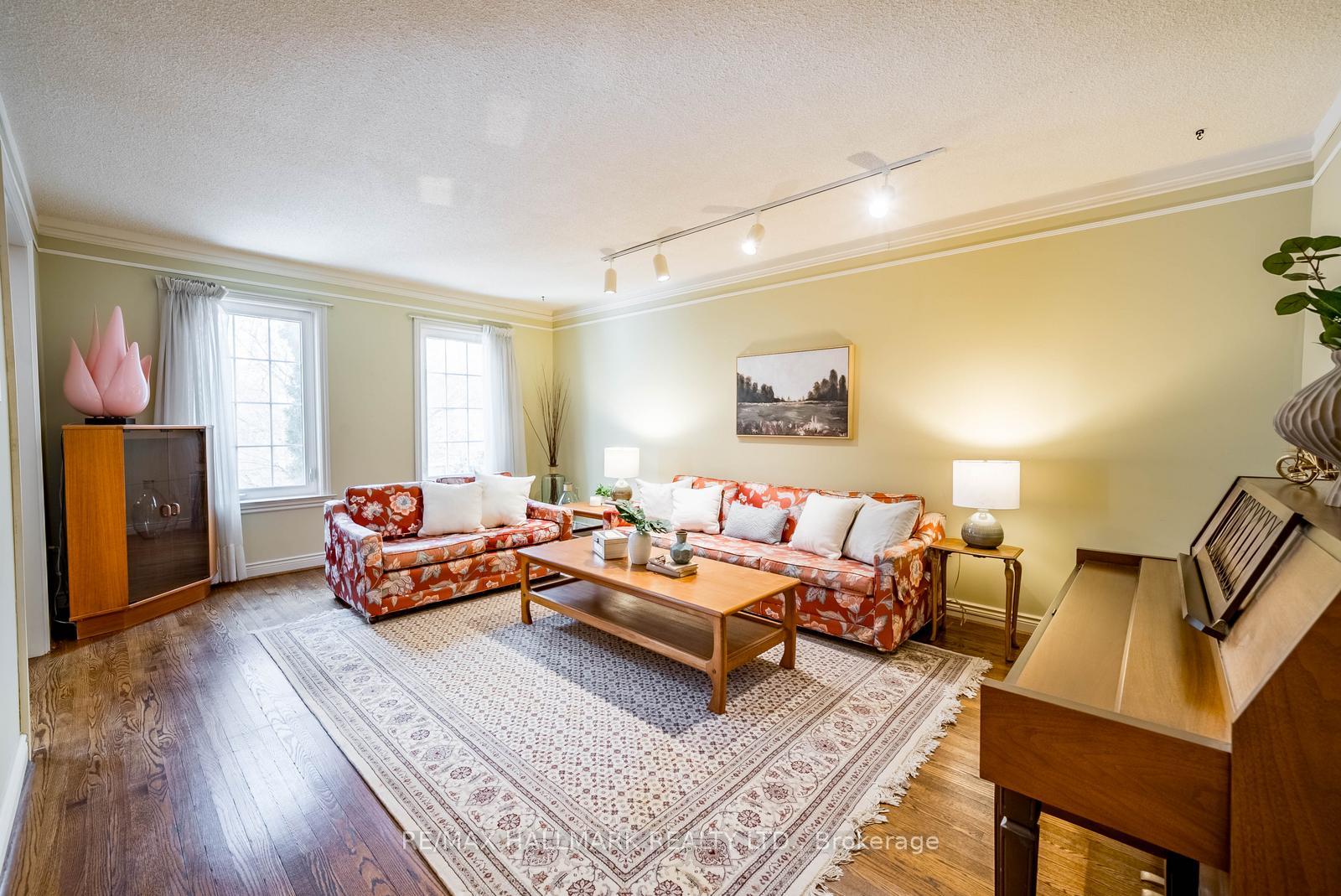 Photo 10 of 29 Longwater Chase, Markham, Unionville — HOMEH