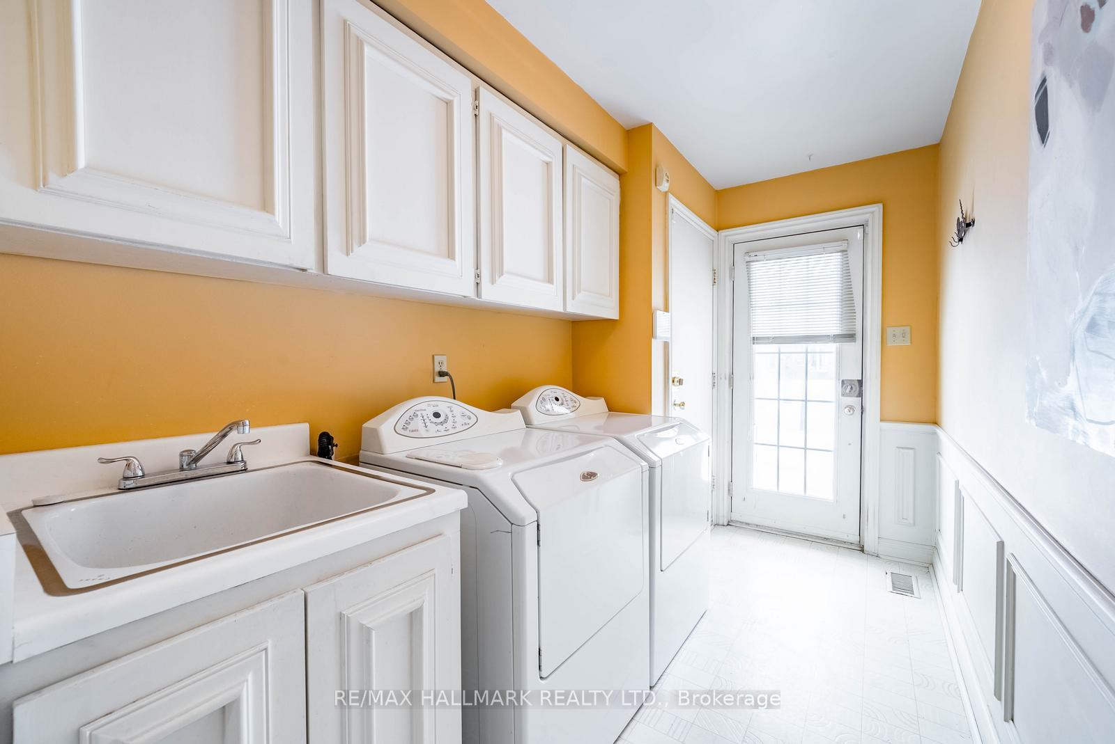 Photo 18 of 29 Longwater Chase, Markham, Unionville — HOMEH