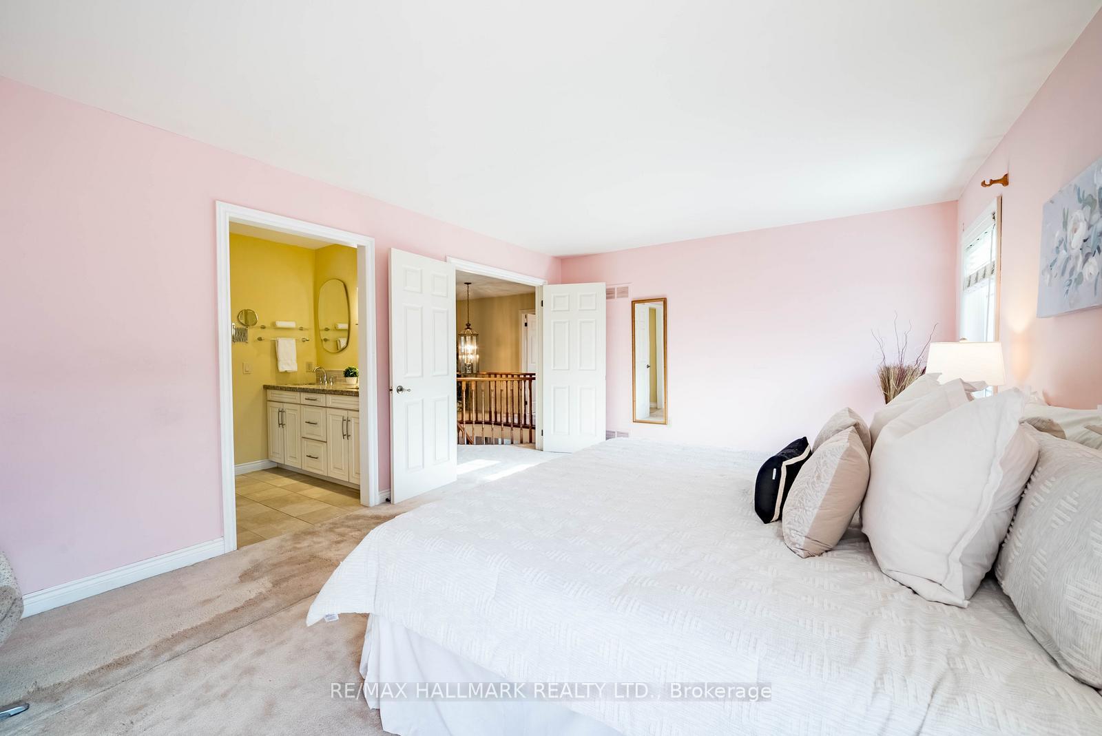 Photo 20 of 29 Longwater Chase, Markham, Unionville — HOMEH