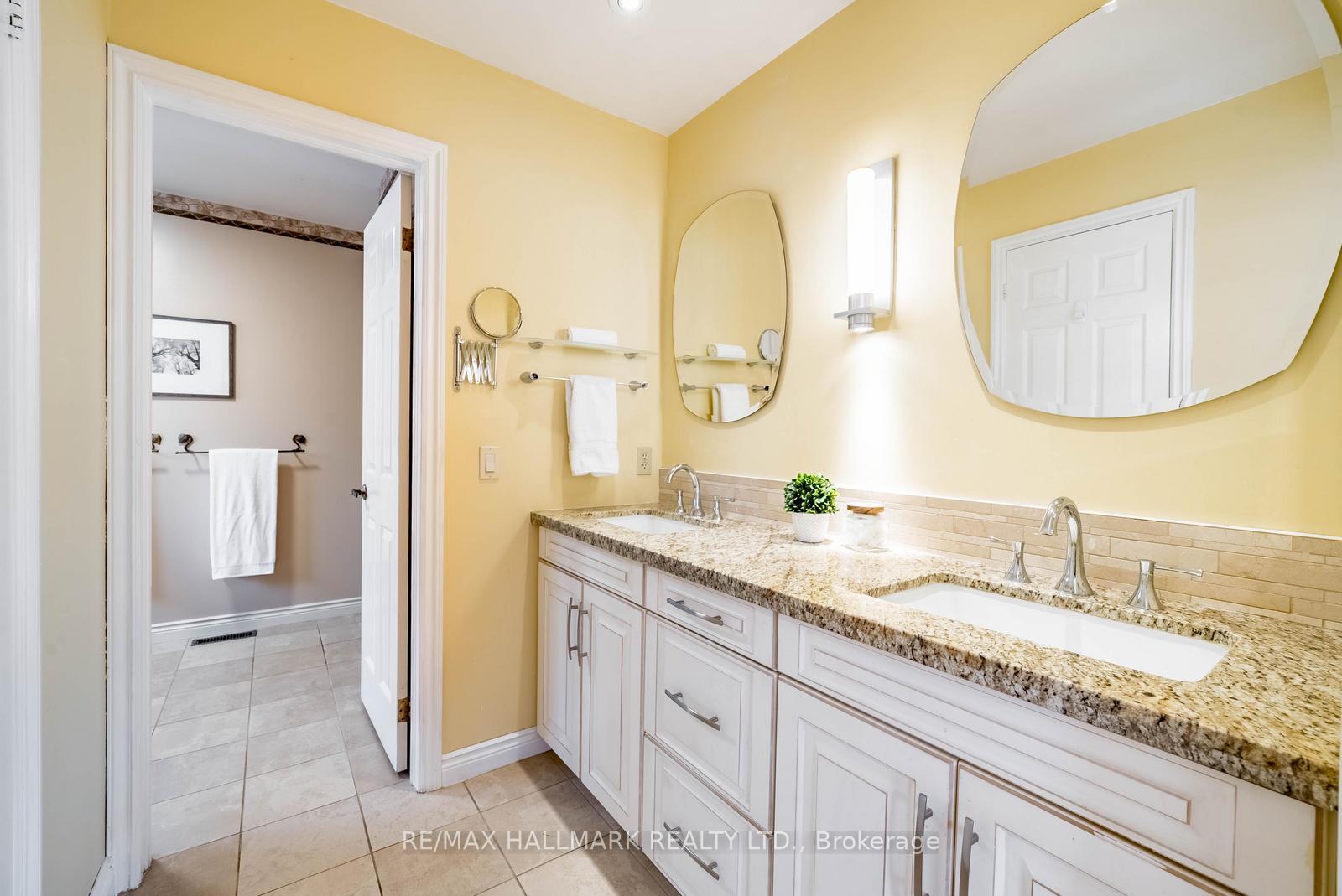 Photo 21 of 29 Longwater Chase, Markham, Unionville — HOMEH