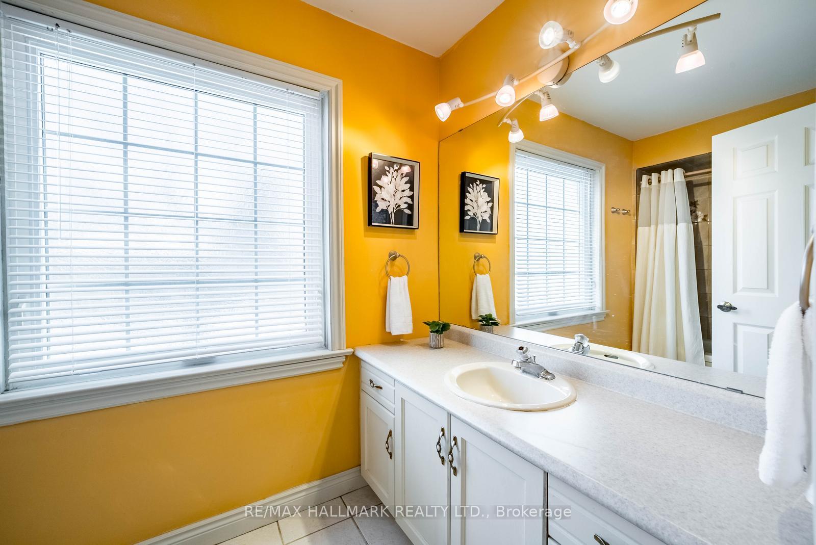 Photo 25 of 29 Longwater Chase, Markham, Unionville — HOMEH