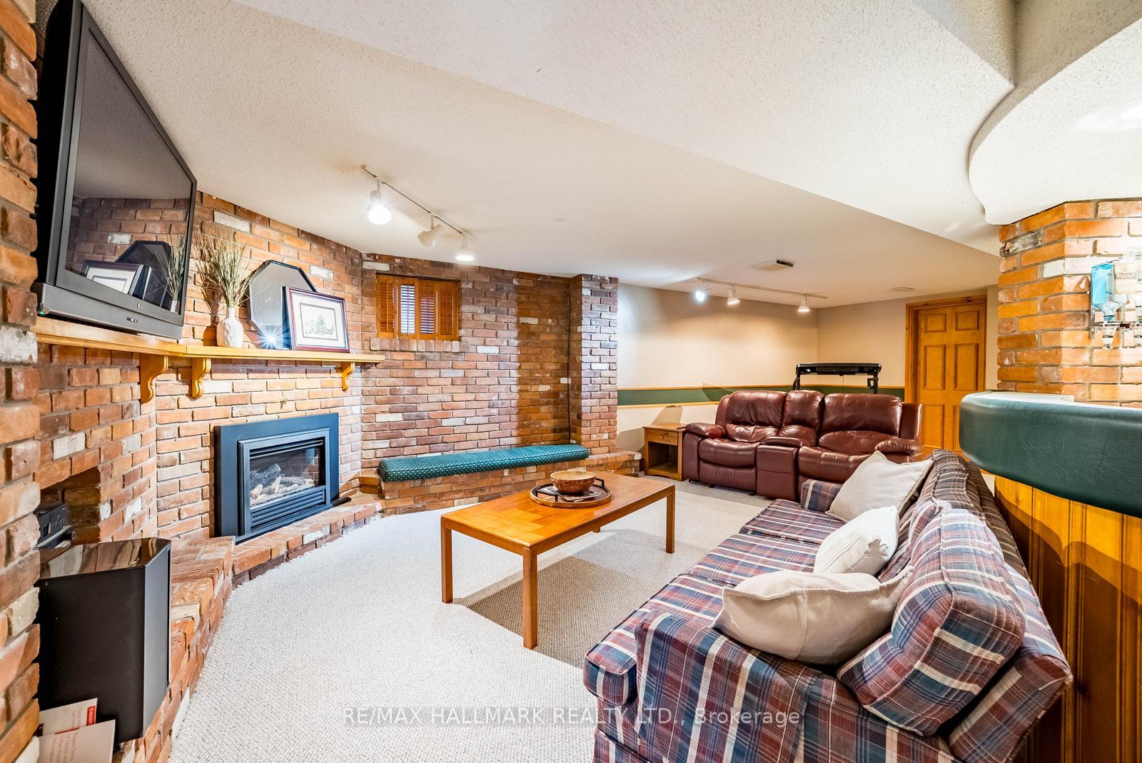 Photo 31 of 29 Longwater Chase, Markham, Unionville — HOMEH