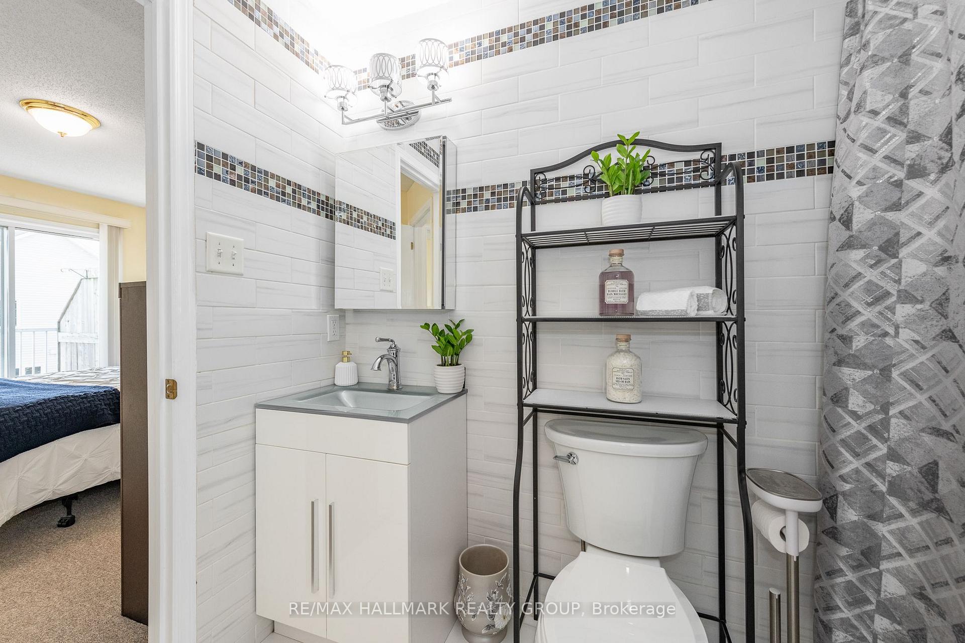 Photo 33 of 1715 Blohm Drive, Ottawa, Hunt Club Park — HOMEH