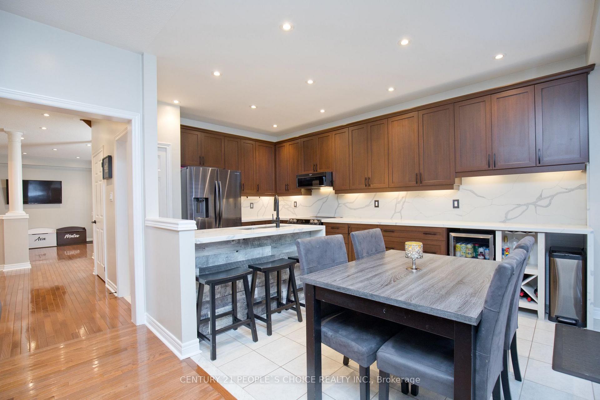 Photo 10 of 58 Collingwood Avenue, Brampton, Snelgrove — HOMEH
