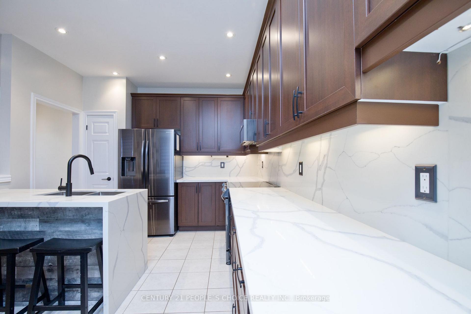 Photo 12 of 58 Collingwood Avenue, Brampton, Snelgrove — HOMEH
