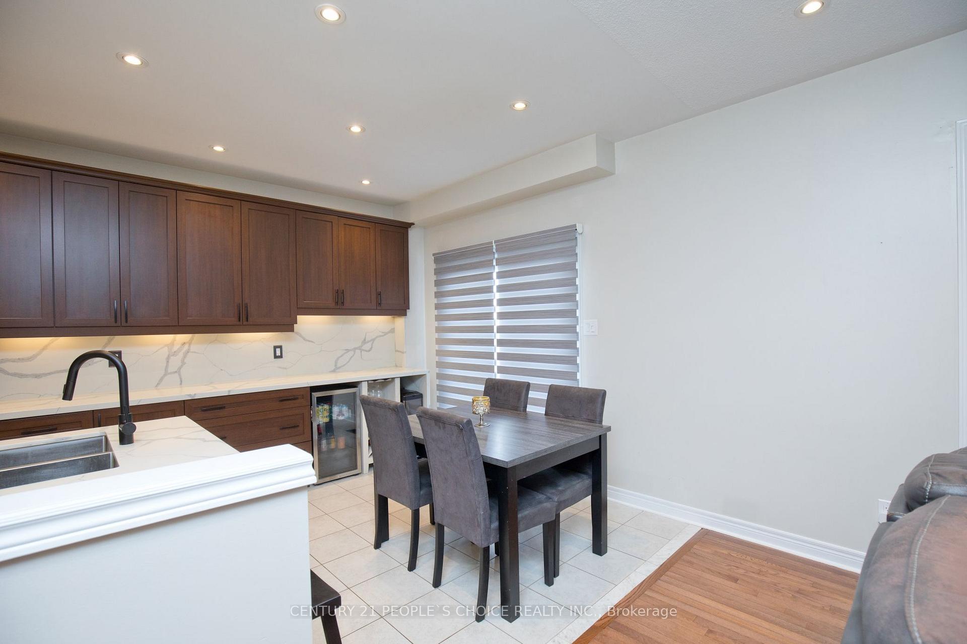 Photo 13 of 58 Collingwood Avenue, Brampton, Snelgrove — HOMEH