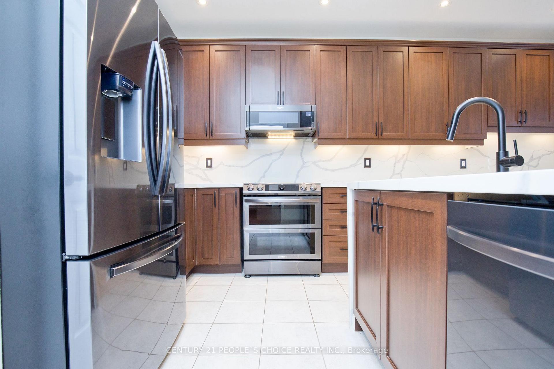 Photo 14 of 58 Collingwood Avenue, Brampton, Snelgrove — HOMEH
