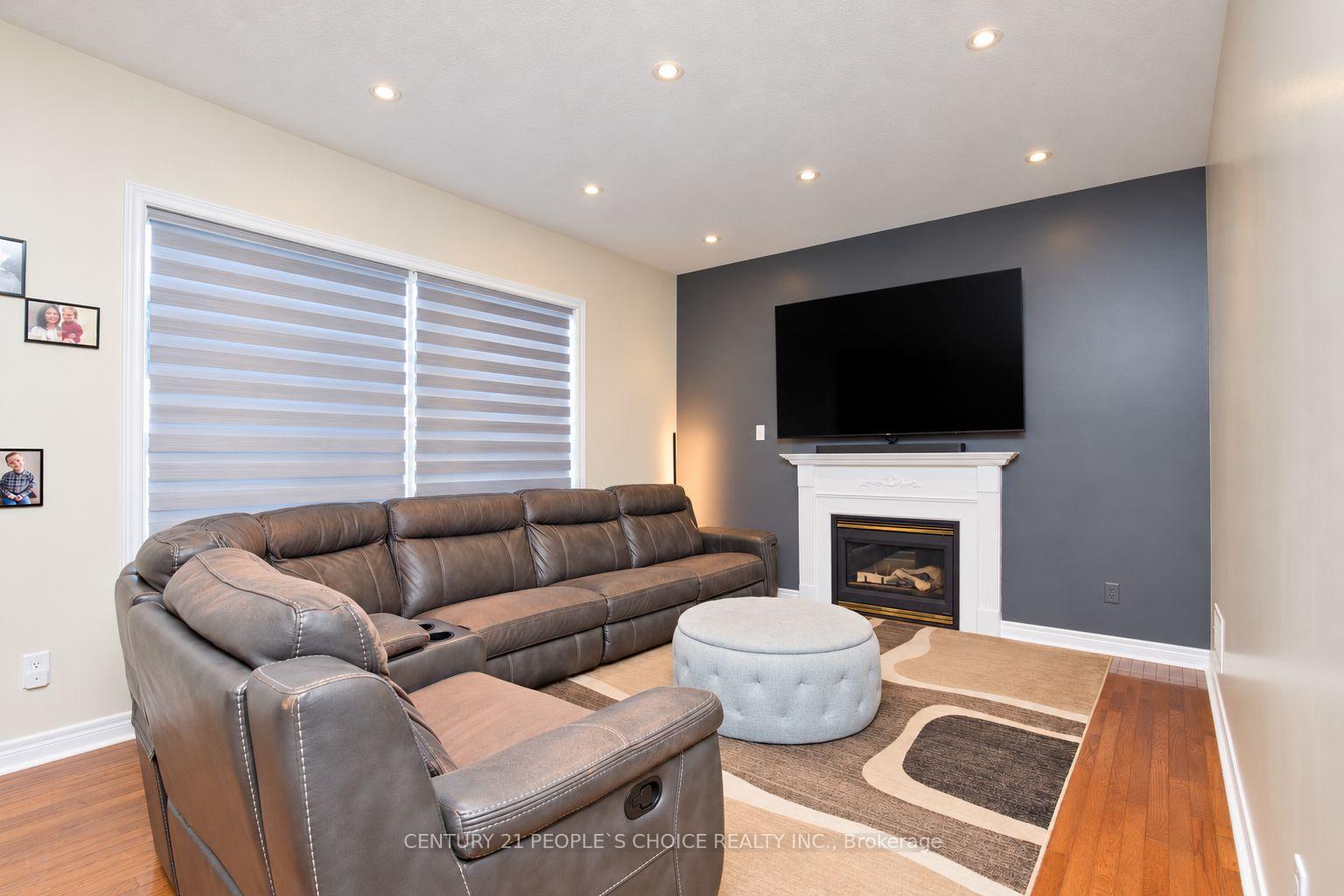 Photo 16 of 58 Collingwood Avenue, Brampton, Snelgrove — HOMEH