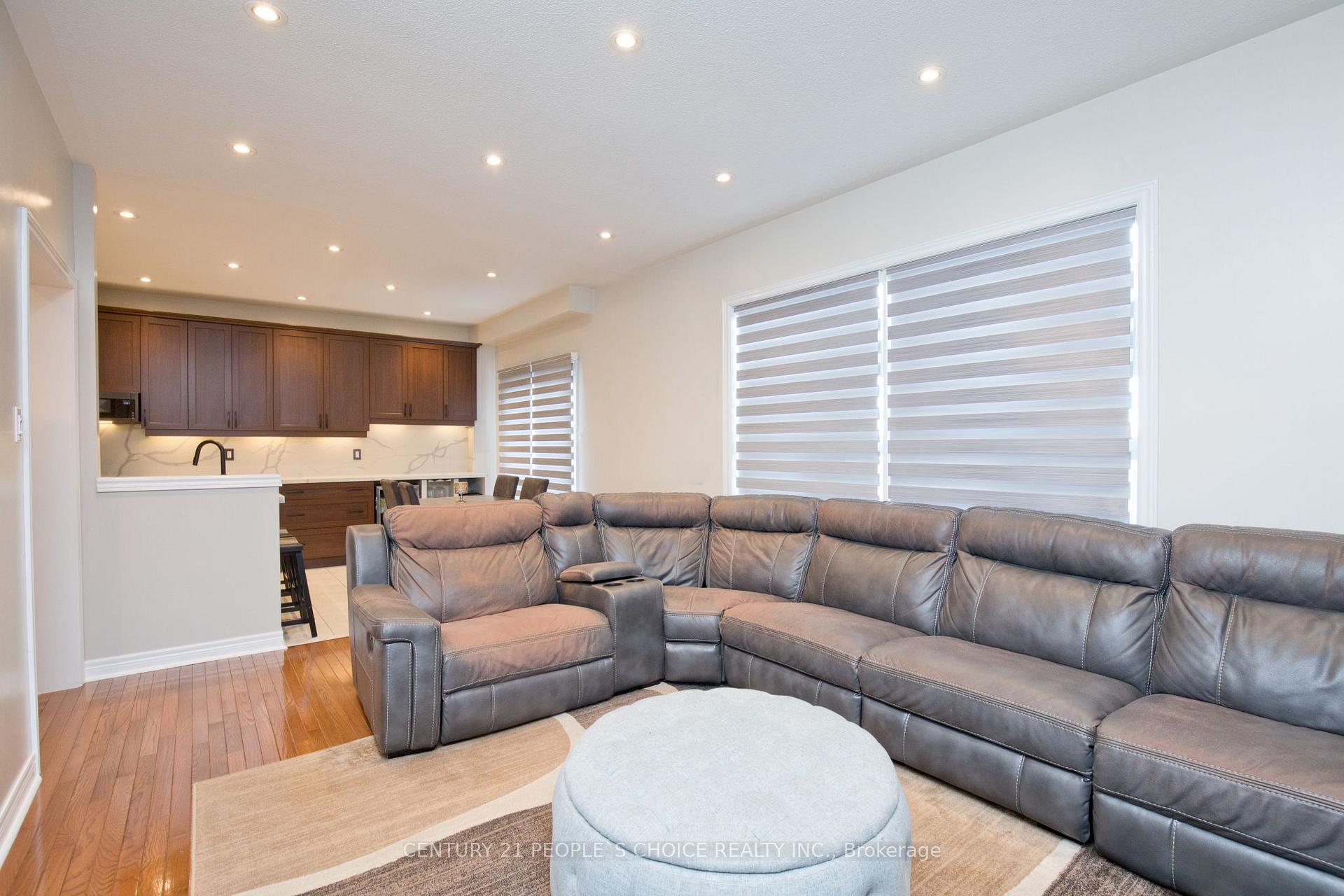 Photo 17 of 58 Collingwood Avenue, Brampton, Snelgrove — HOMEH