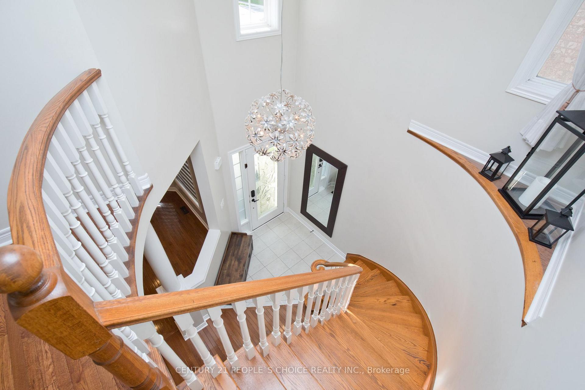 Photo 18 of 58 Collingwood Avenue, Brampton, Snelgrove — HOMEH