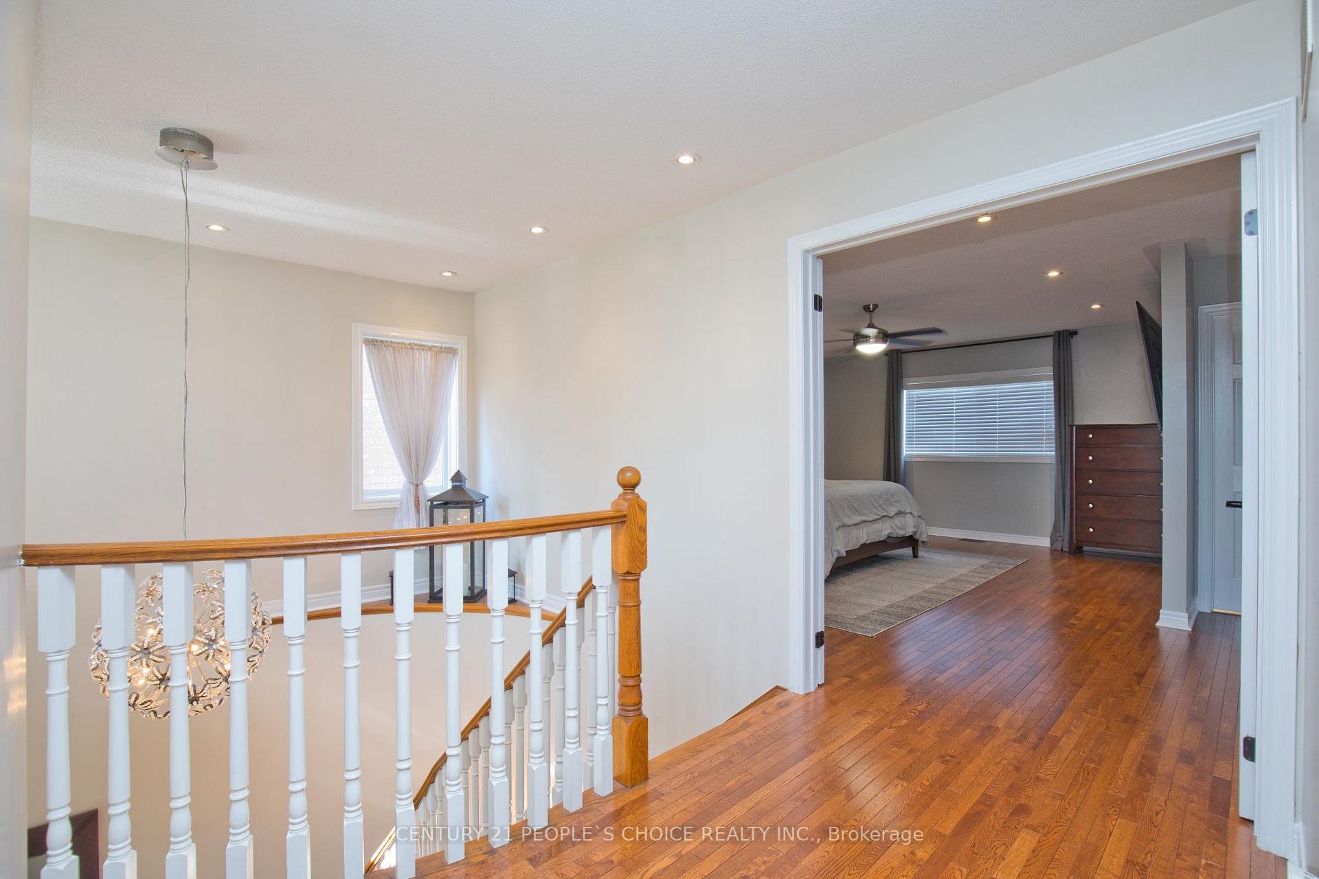 Photo 19 of 58 Collingwood Avenue, Brampton, Snelgrove — HOMEH