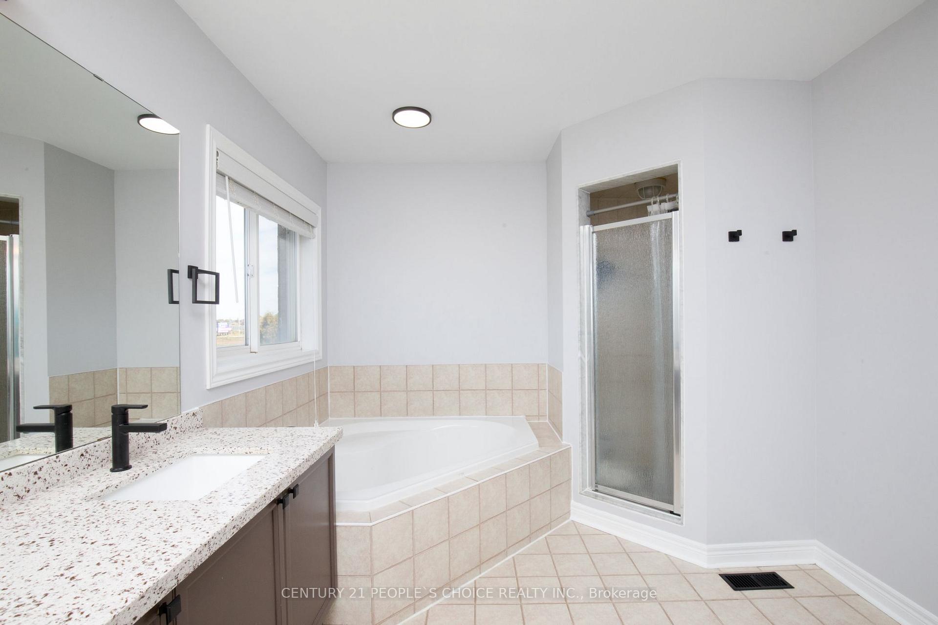 Photo 25 of 58 Collingwood Avenue, Brampton, Snelgrove — HOMEH
