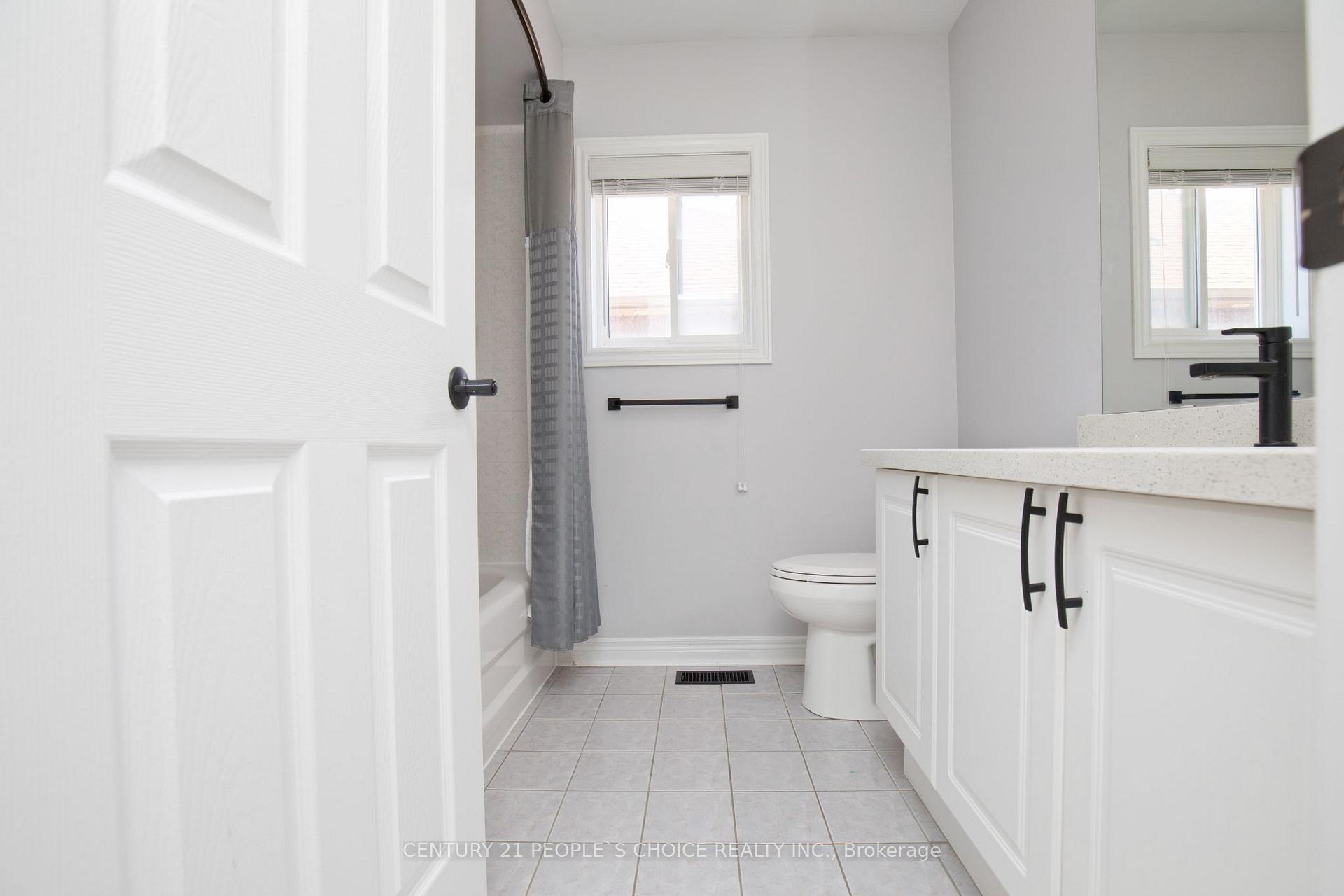 Photo 31 of 58 Collingwood Avenue, Brampton, Snelgrove — HOMEH