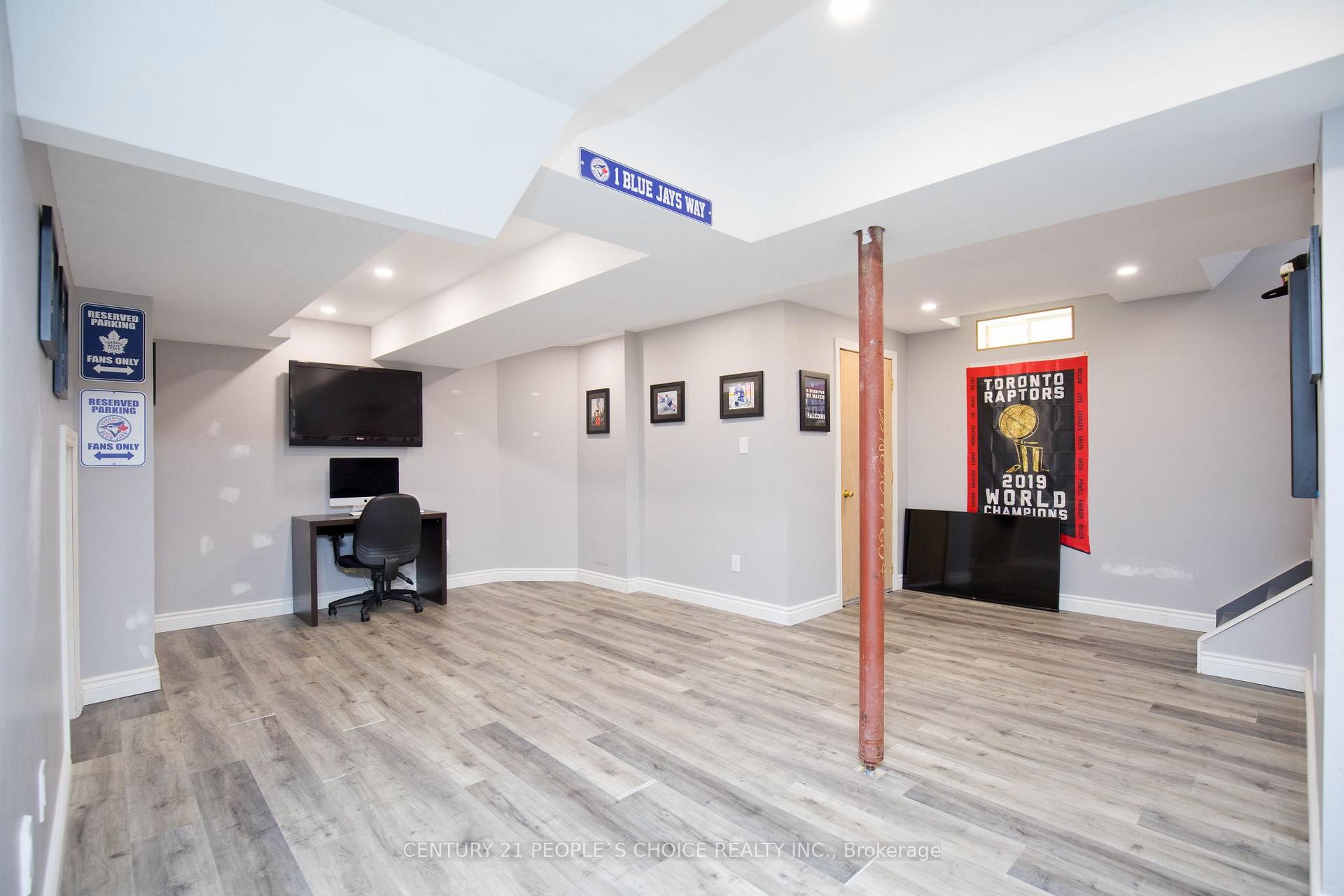 Photo 35 of 58 Collingwood Avenue, Brampton, Snelgrove — HOMEH
