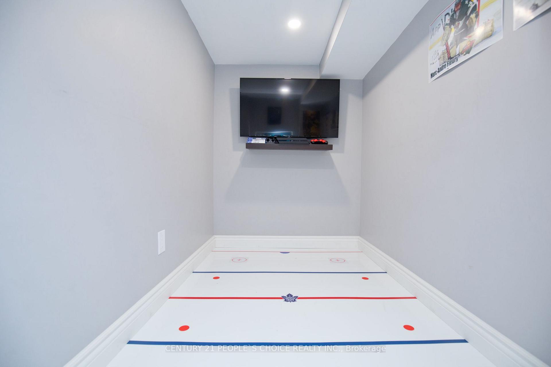 Photo 38 of 58 Collingwood Avenue, Brampton, Snelgrove — HOMEH