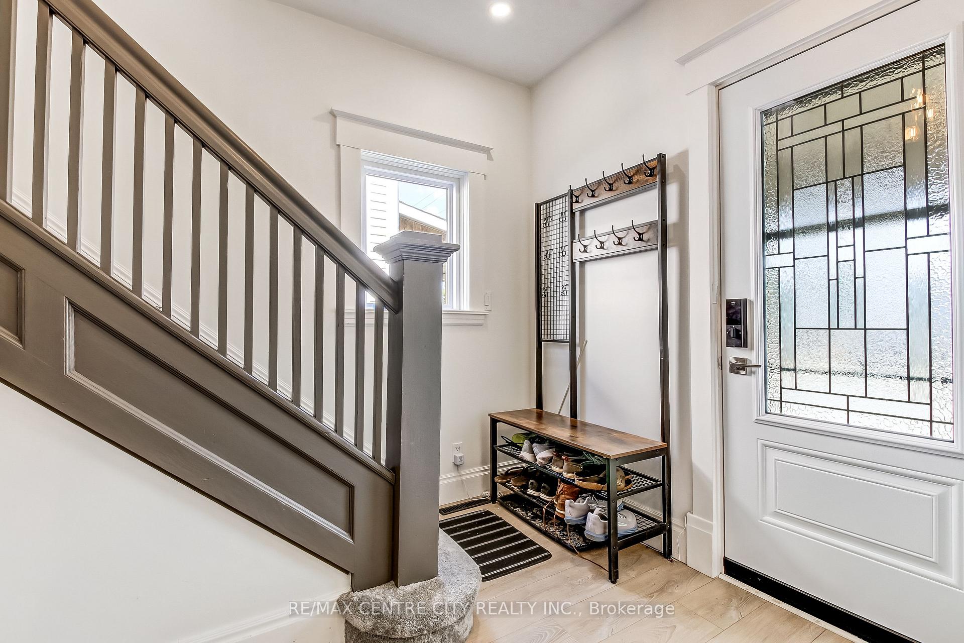 Photo 3 of 71 Wilson Avenue, St. Thomas — HOMEH