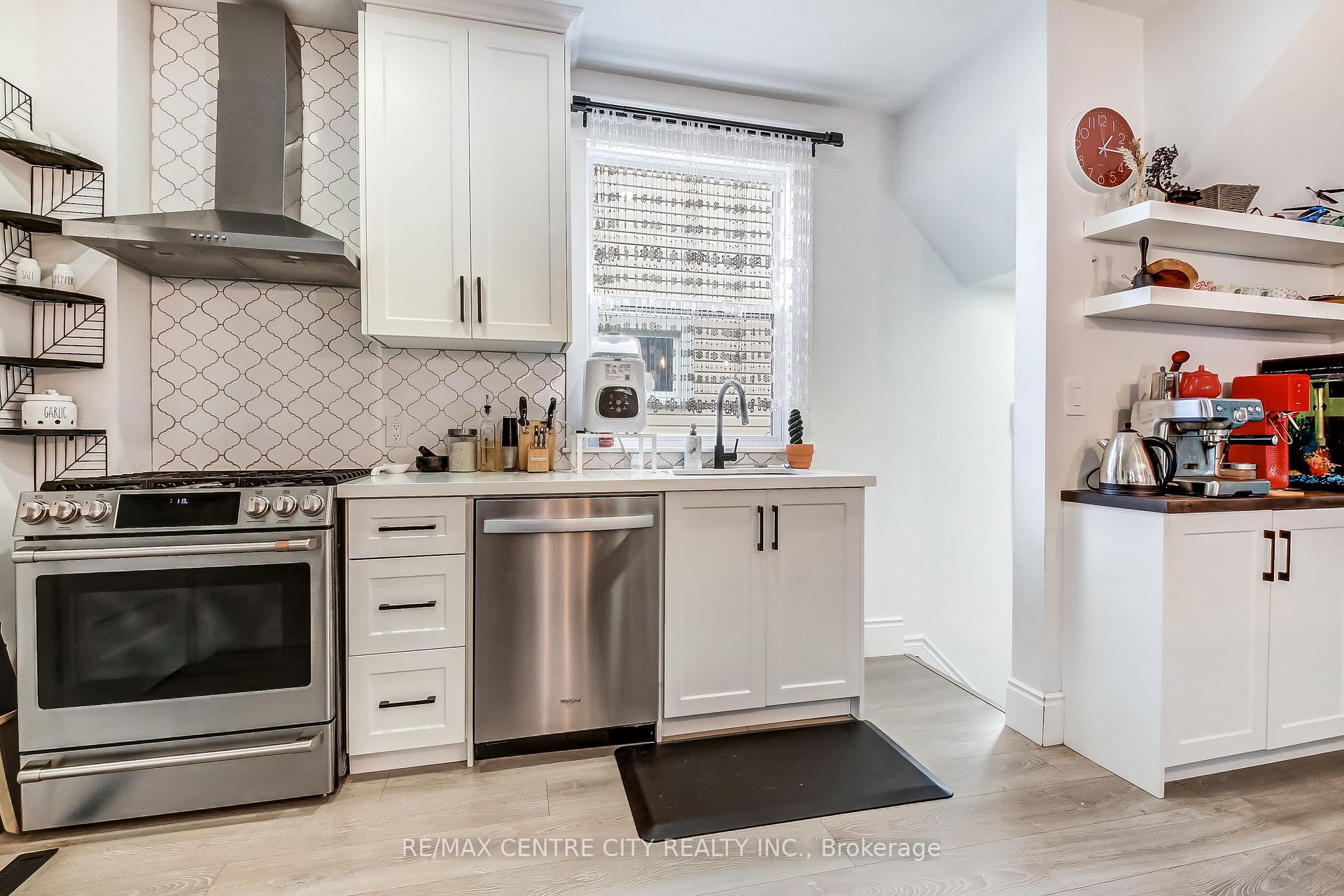 Photo 9 of 71 Wilson Avenue, St. Thomas — HOMEH