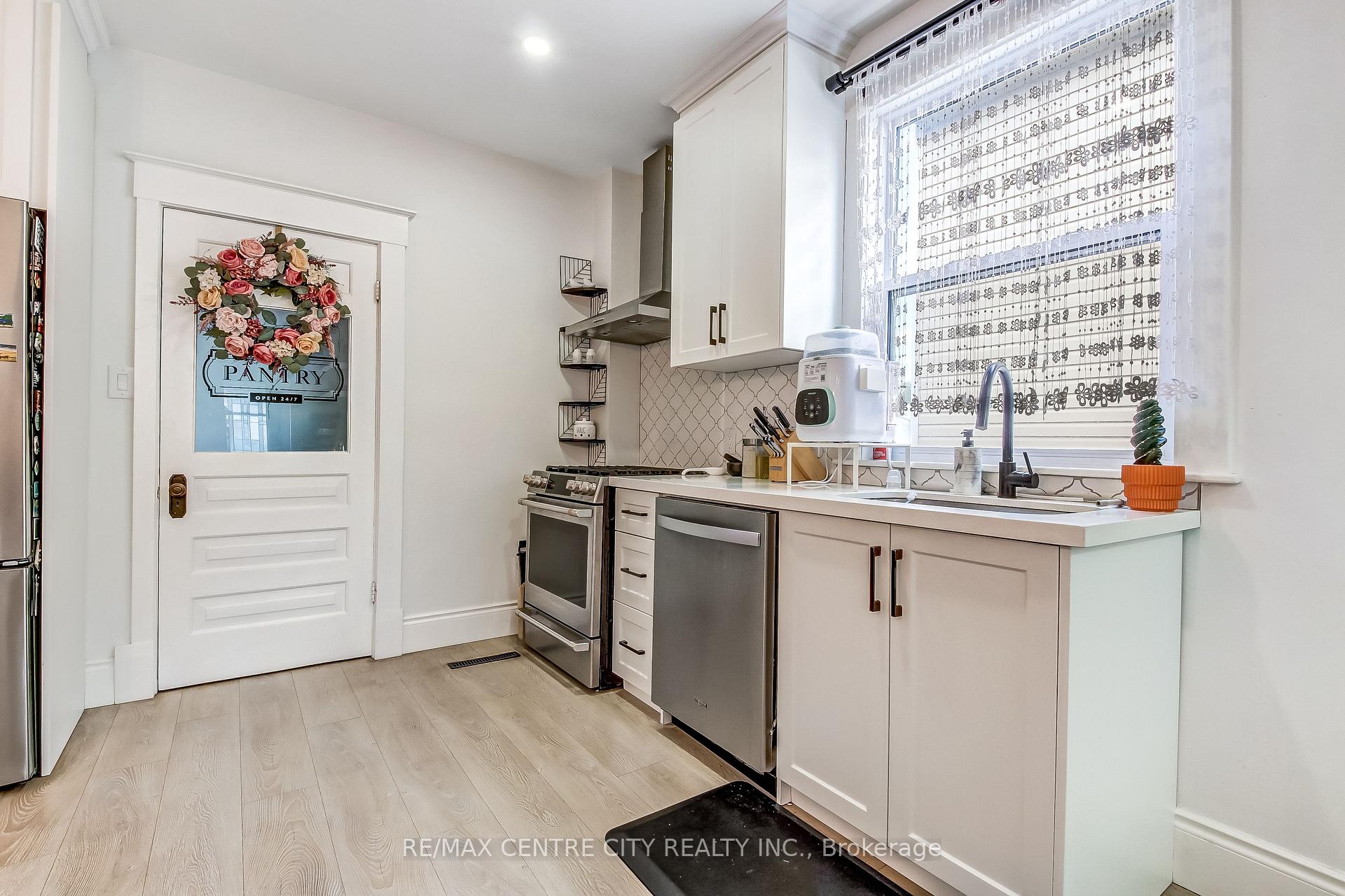 Photo 10 of 71 Wilson Avenue, St. Thomas — HOMEH