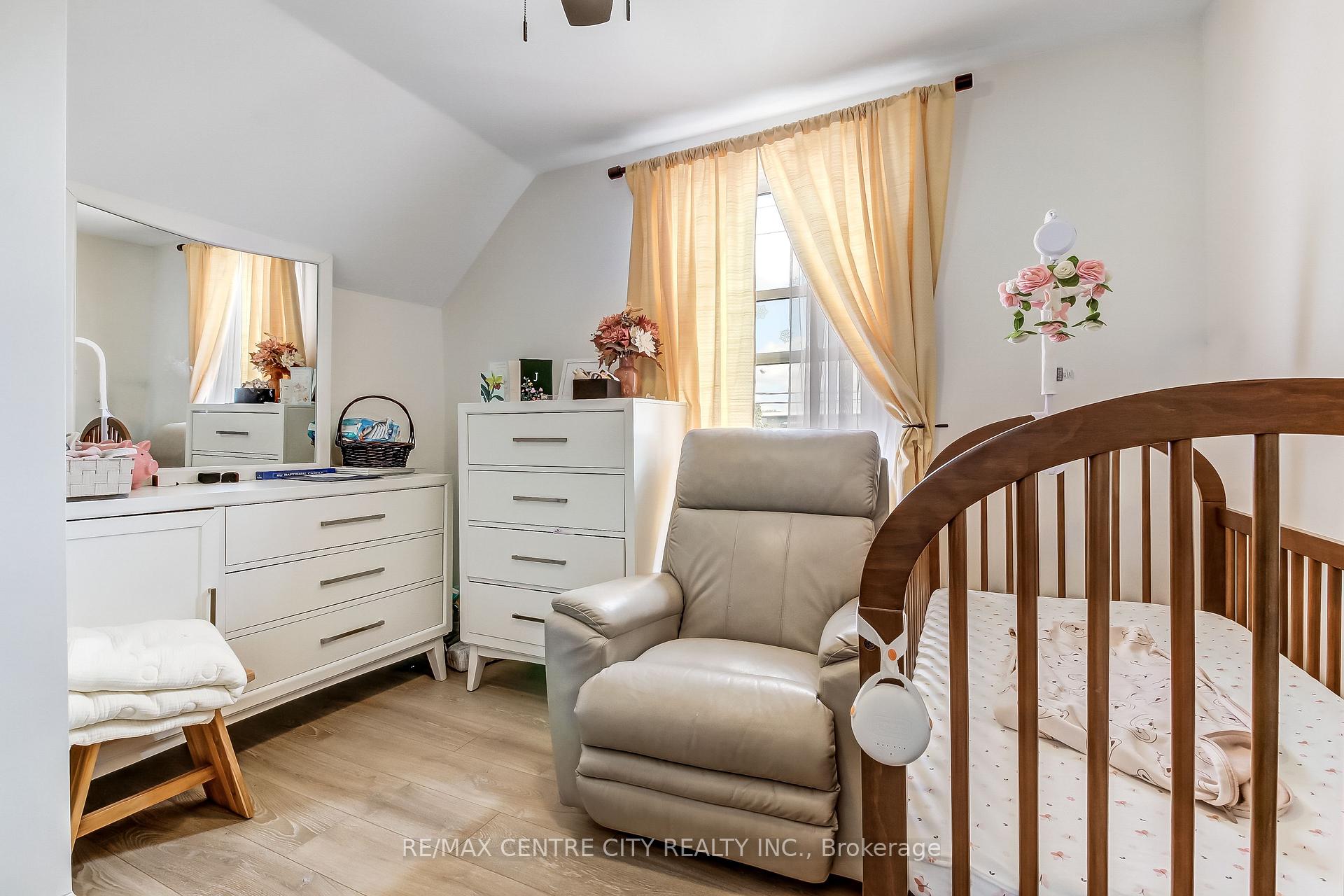 Photo 14 of 71 Wilson Avenue, St. Thomas — HOMEH